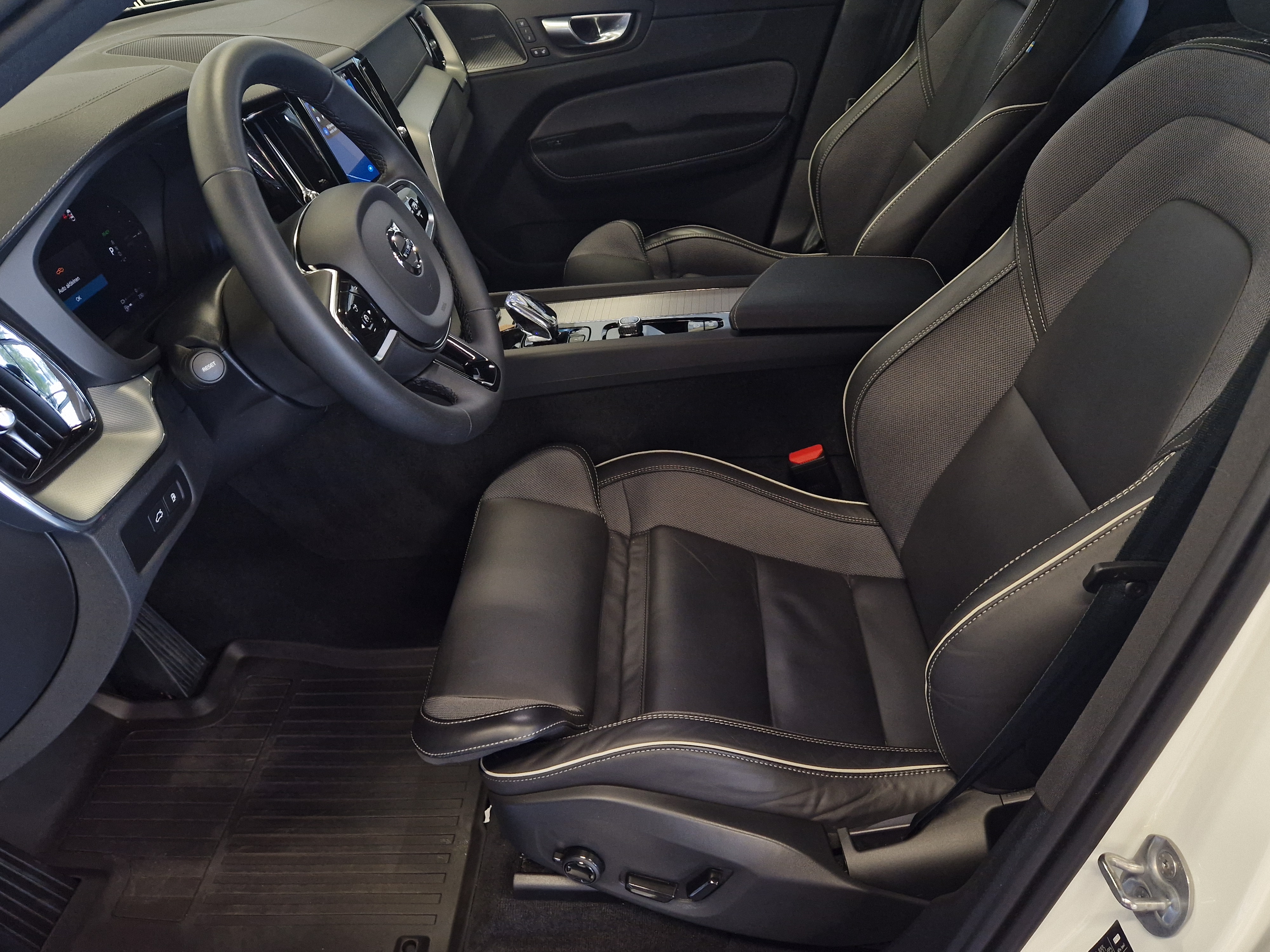 Volvo XC60 2024, kuva 6/18