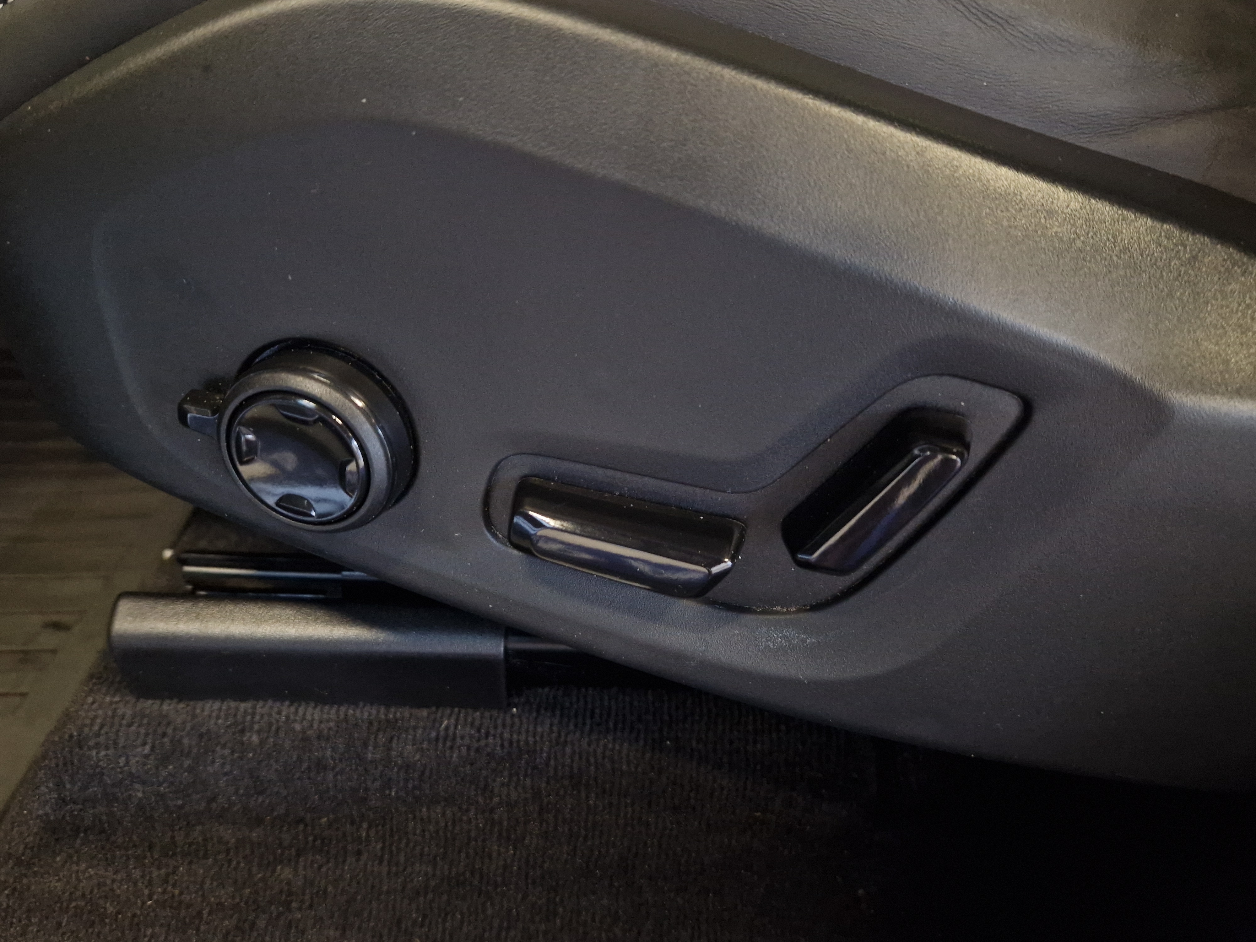 Volvo XC60 2024, kuva 7/18