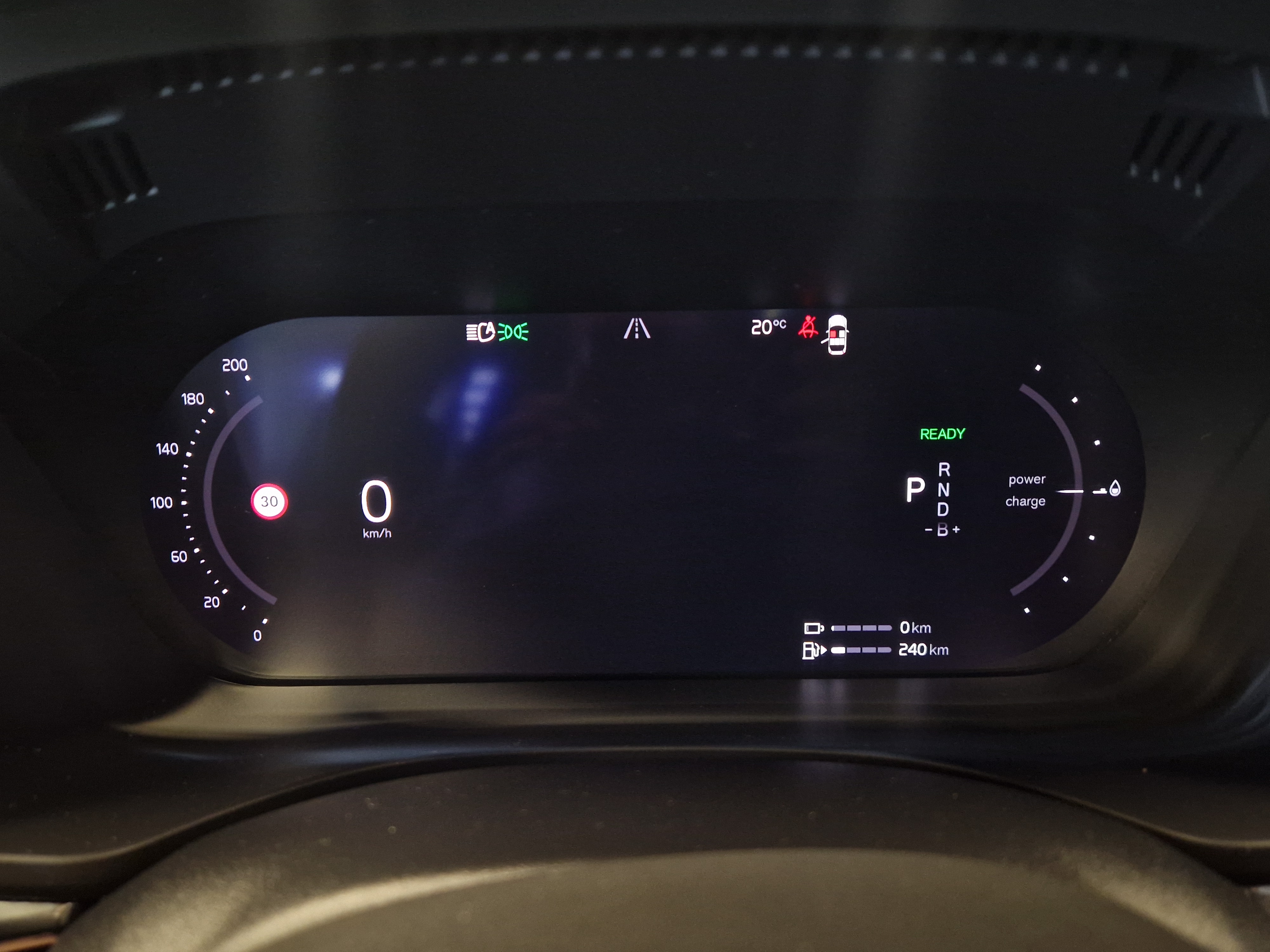 Volvo XC60 T8 AWD LONG RANGE ULTIMATE DARK TAKUU 24KK/40TKM