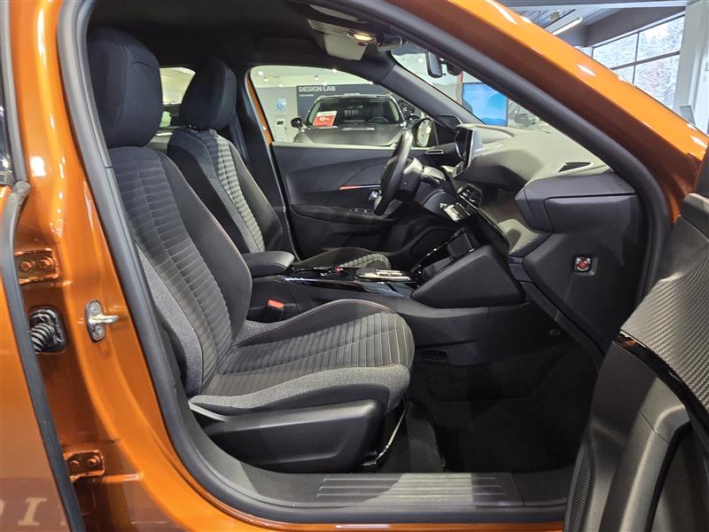 Peugeot E-2008 ACTIVE PACK 50 KWH 136 AUTOMAATTI