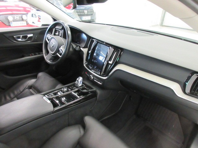 Volvo V60 T8 AWD BUSINESS INSCRIPTION AUT TAKUU 24KK/40TKM