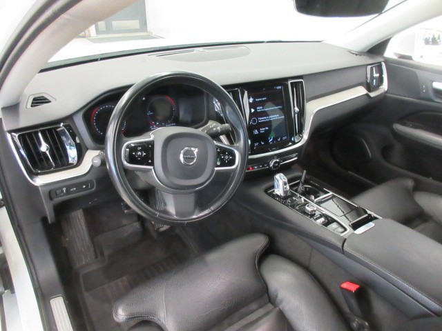 Volvo V60 T8 AWD BUSINESS INSCRIPTION AUT TAKUU 24KK/40TKM