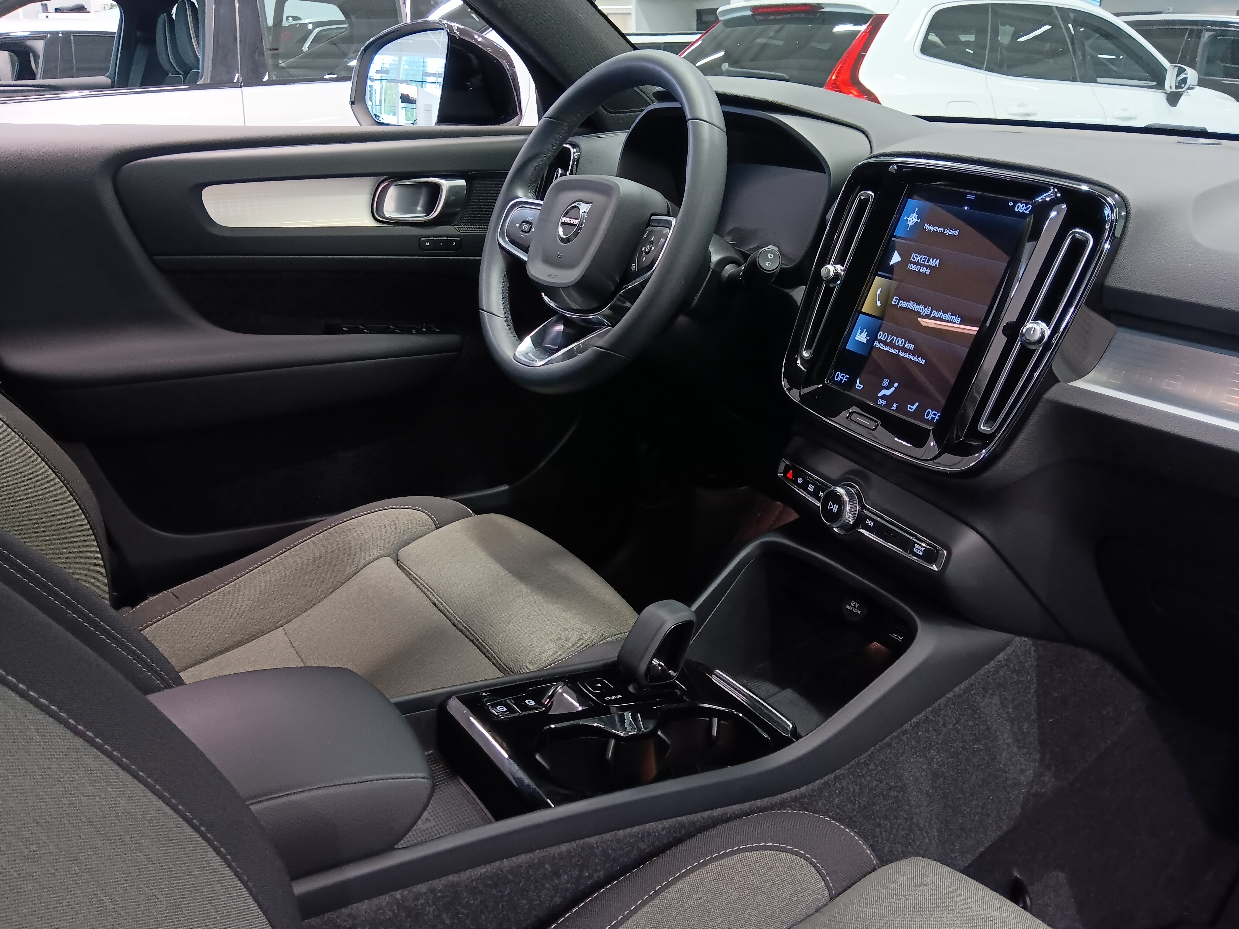 Volvo XC40 T4 TWE PLUS DARK TAKUU 24KK/40TKM