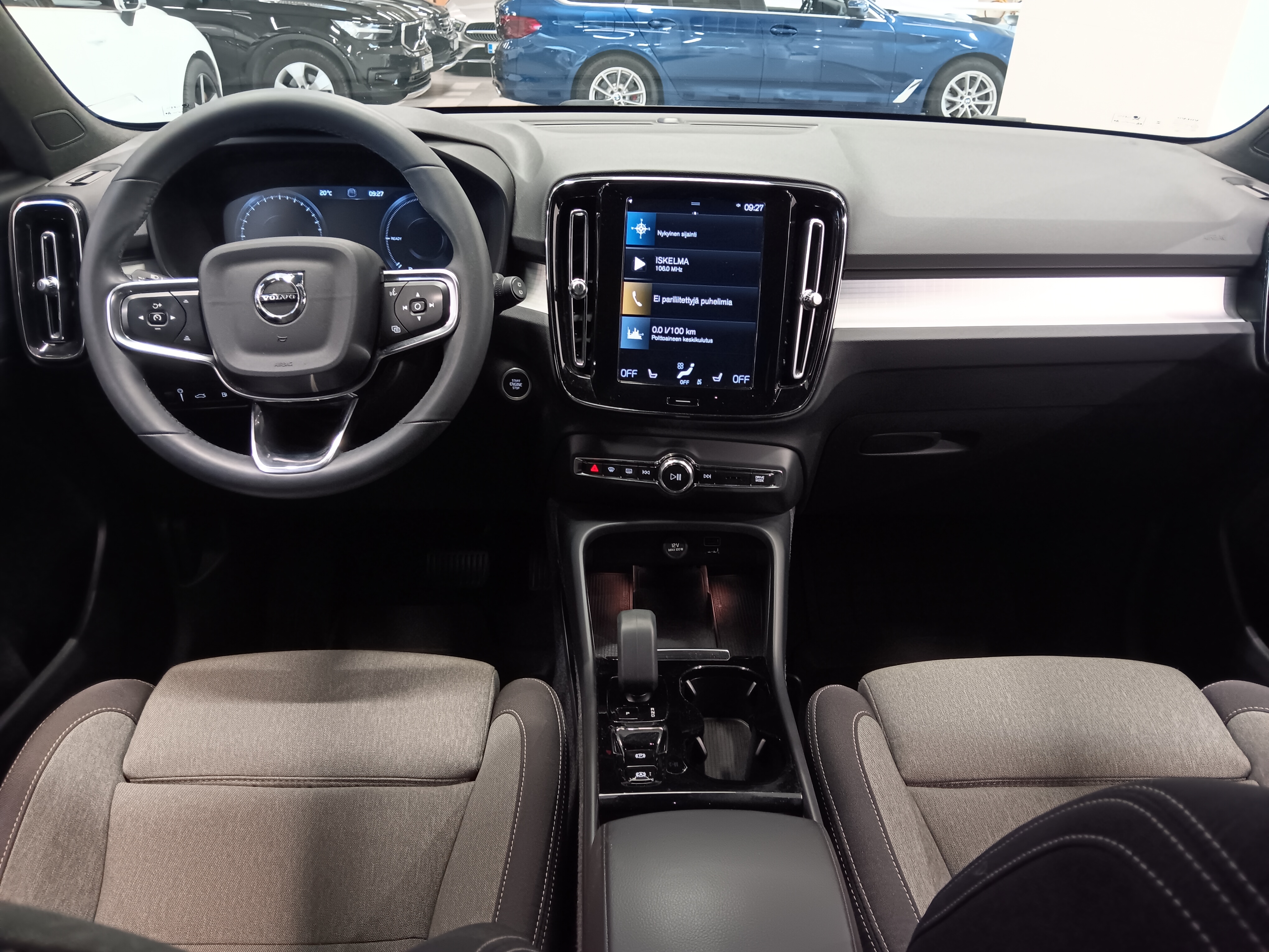 Volvo XC40 T4 TWE PLUS DARK TAKUU 24KK/40TKM