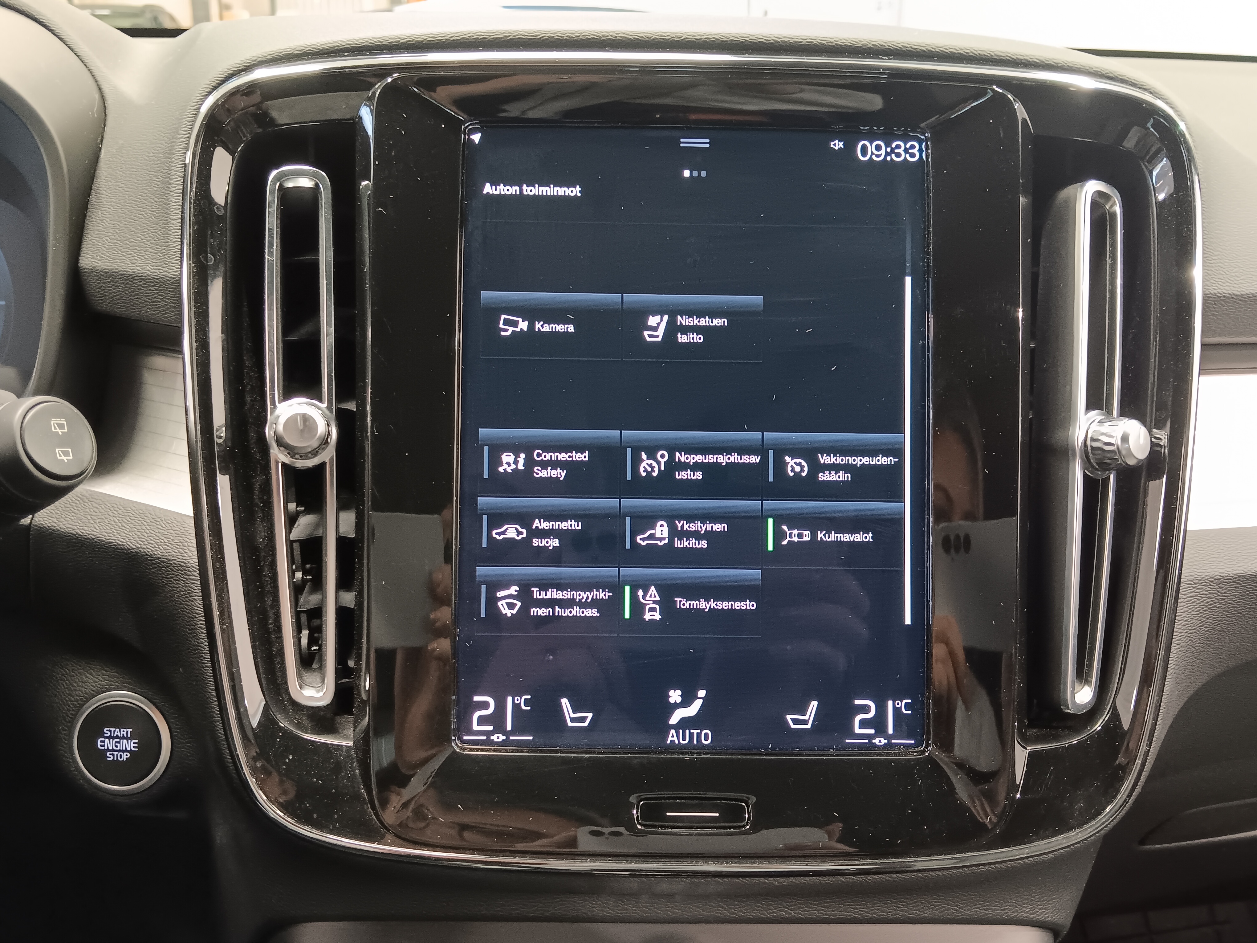 Volvo XC40 T4 TWE PLUS DARK TAKUU 24KK/40TKM