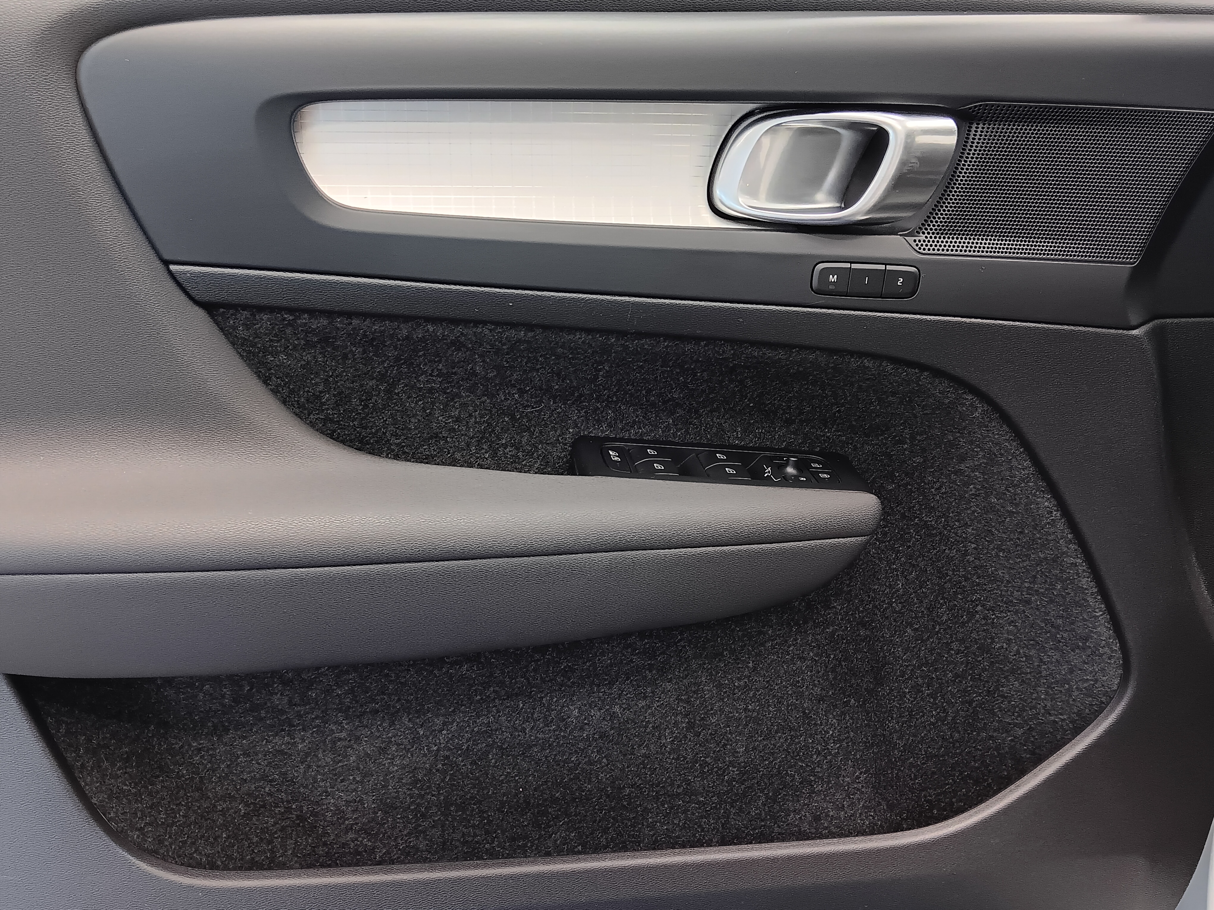 Volvo XC40 T4 TWE PLUS DARK TAKUU 24KK/40TKM