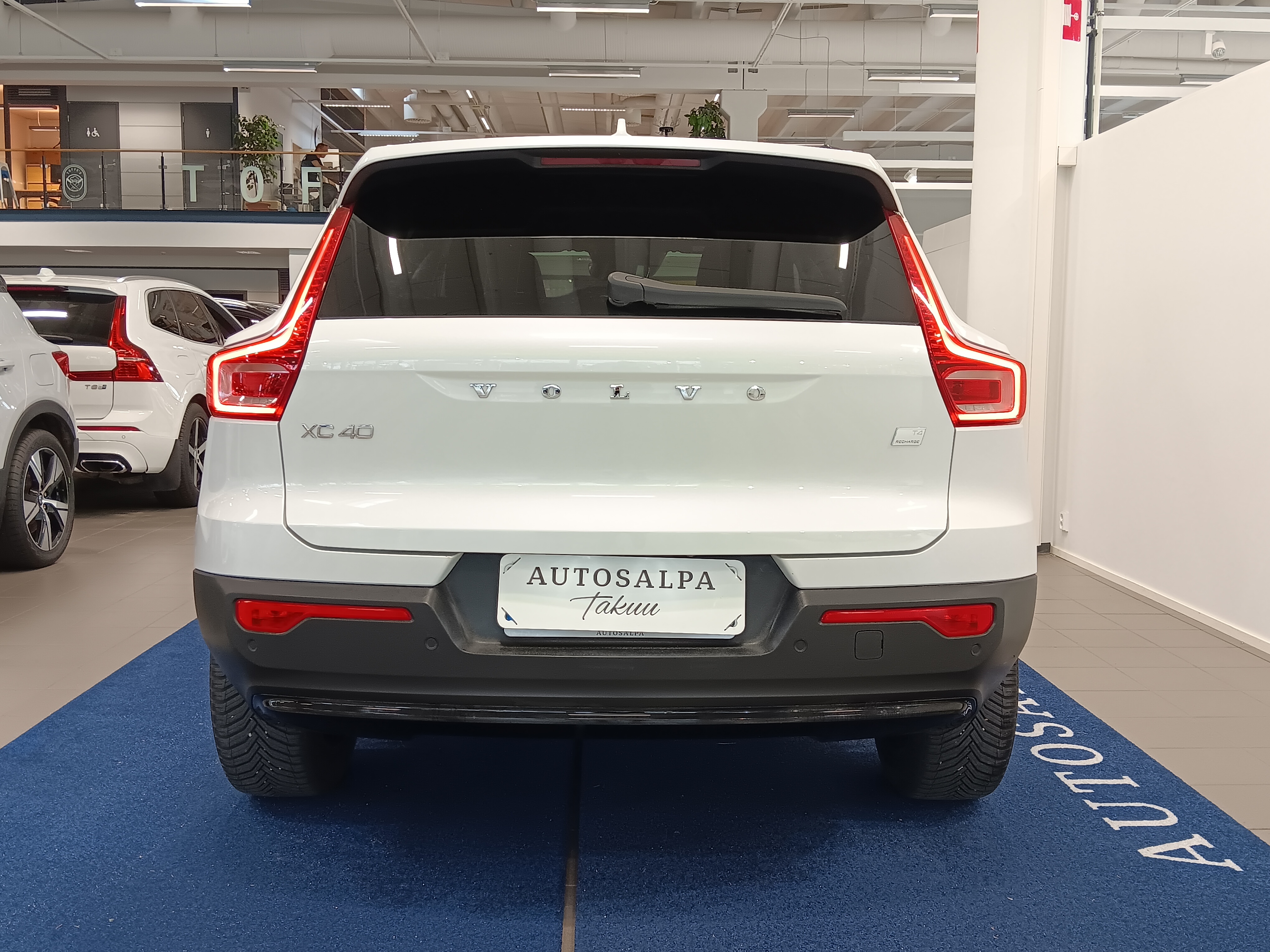 Volvo XC40 T4 TwE Plus Dark 2024, kuva 4/27