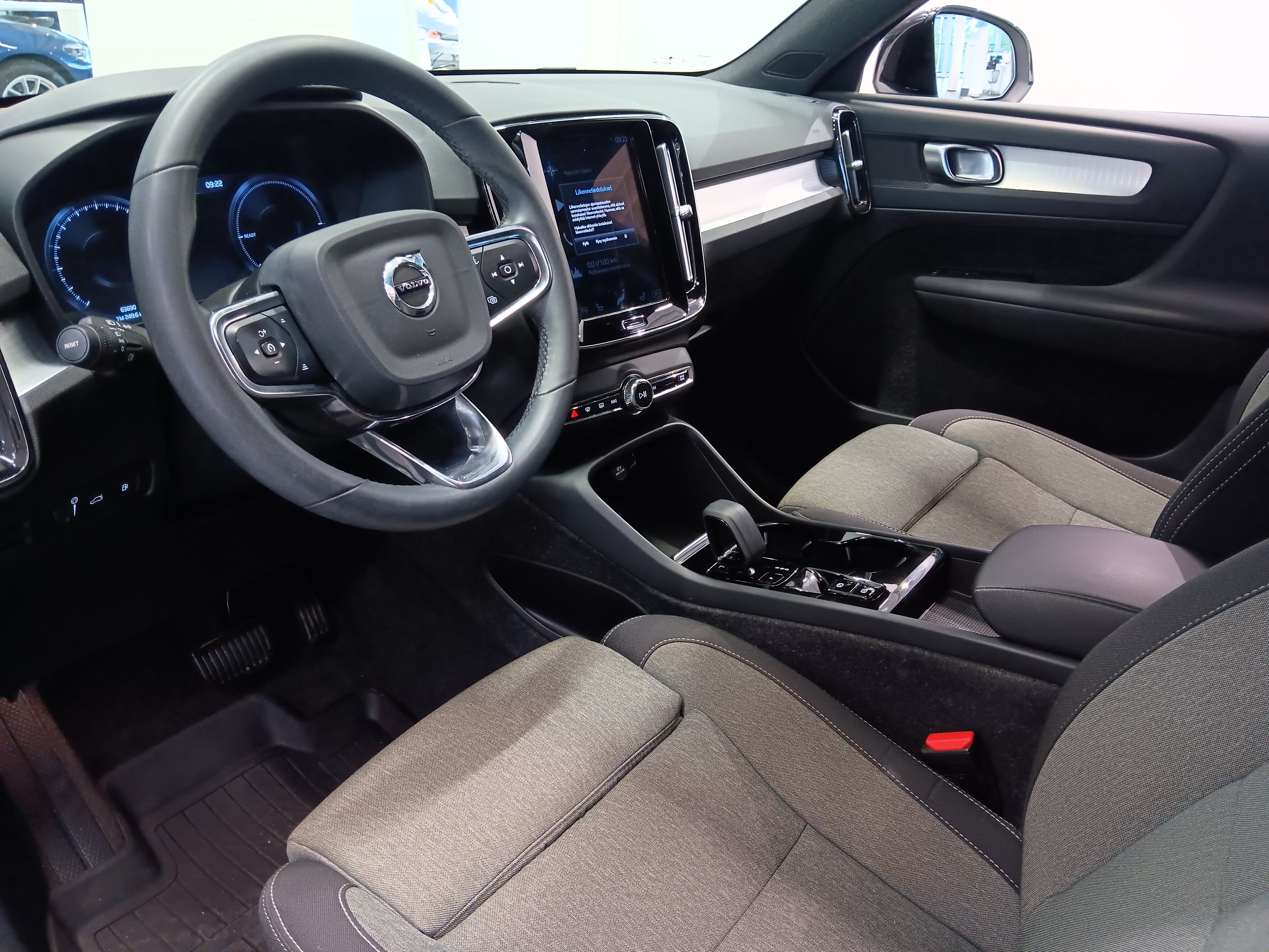 Volvo XC40 T4 TwE Plus Dark 2024, kuva 7/27