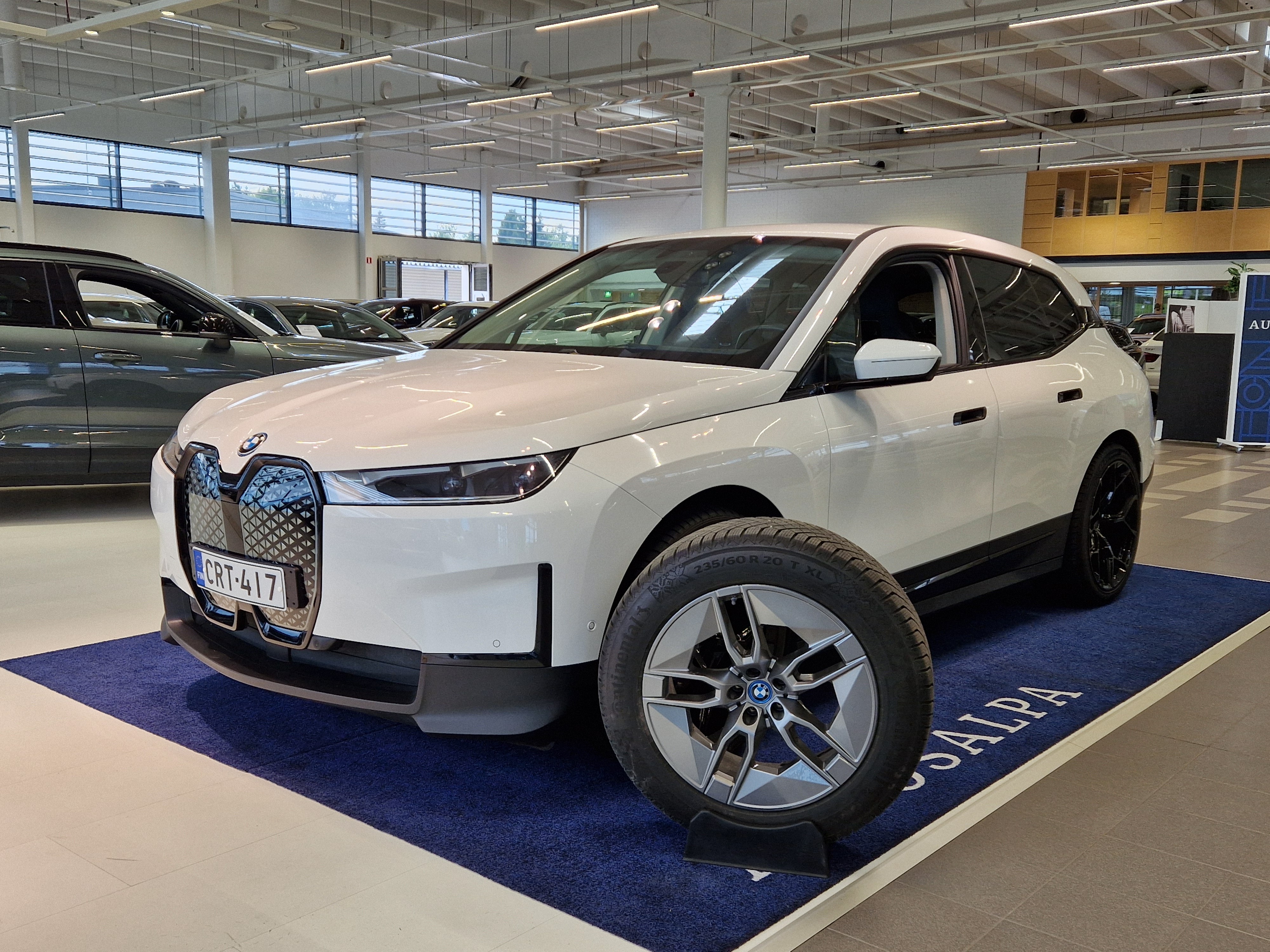 BMW iX xDrive40 2022, kuva 2/19