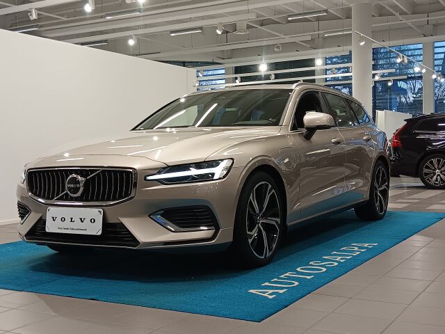 volvo V60 T8 AWD LONG RANGE ULTIMATE BRIGHT SELEKT TAKUU 24K