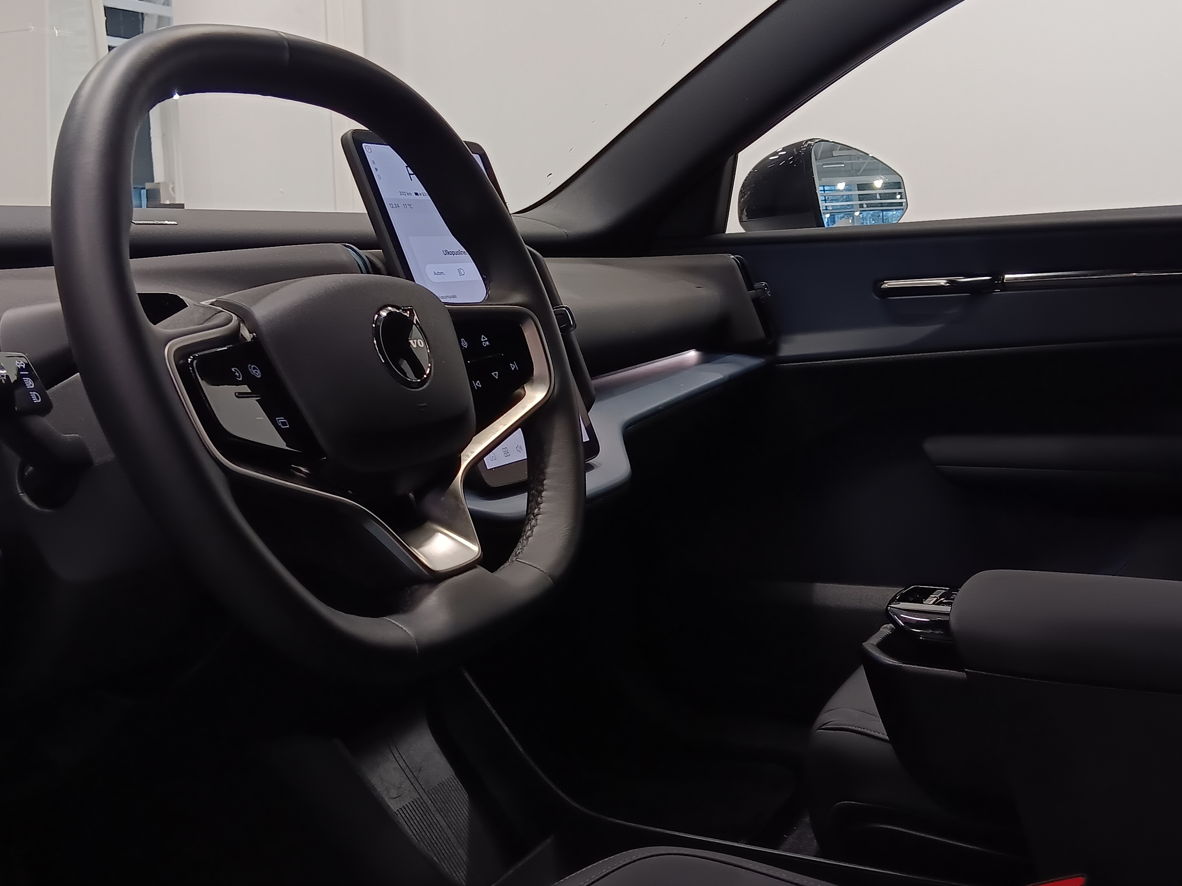 Volvo EX30 SINGLE EXTENDED RANGE PLUS.