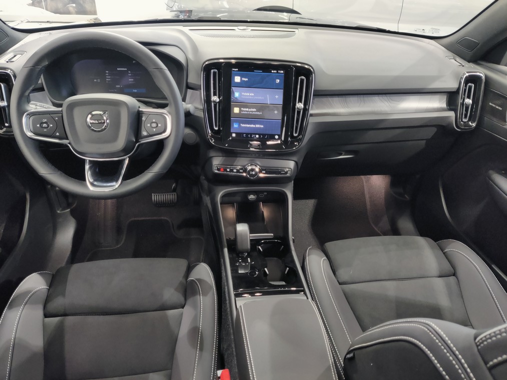 Volvo EC40 TWIN PERFORMANCE ULTRA PRO BLACK EDITION
