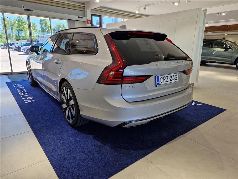 Volvo V90 2025, kuva 4/26