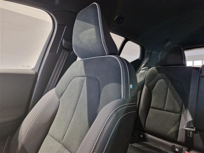 Volvo EX40 TWIN PERFORMANCE PLUS PRO BLACK EDITION
