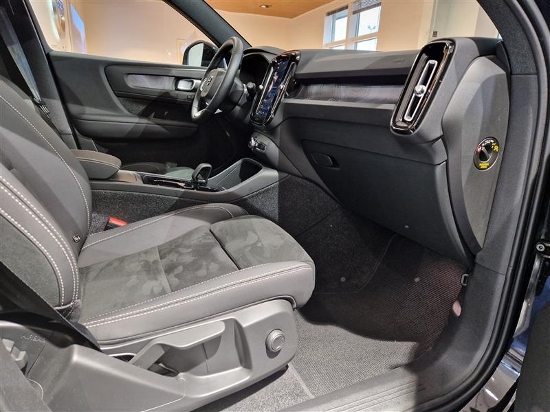 Volvo EX40 TWIN PERFORMANCE PLUS PRO BLACK EDITION