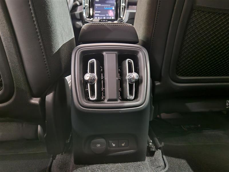 Volvo EX40 TWIN PERFORMANCE PLUS PRO BLACK EDITION