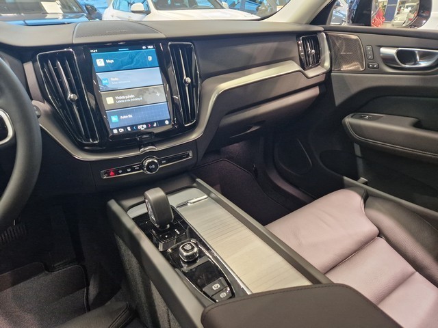 Volvo XC60 T6 AWD LONG RANGE PLUS PRO DARK.