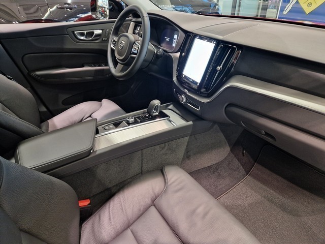 Volvo XC60 T6 AWD LONG RANGE PLUS PRO DARK