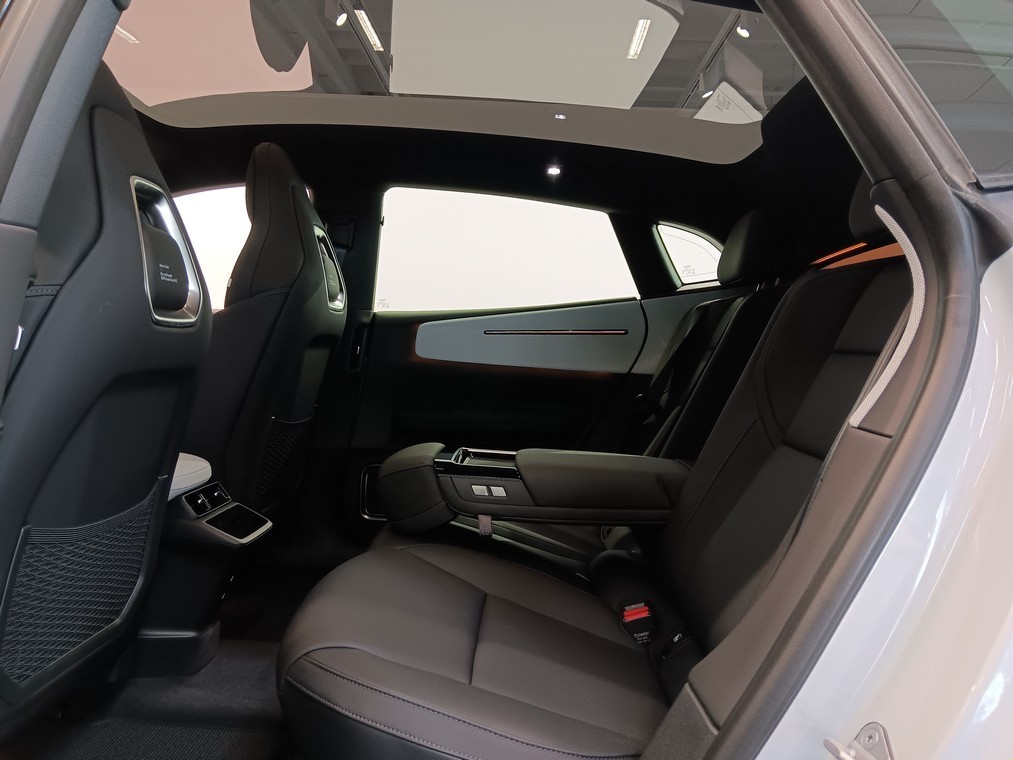 Polestar 4 LONG RANGE DUAL MOTOR PLUS TAKUU 24KK/40TKM