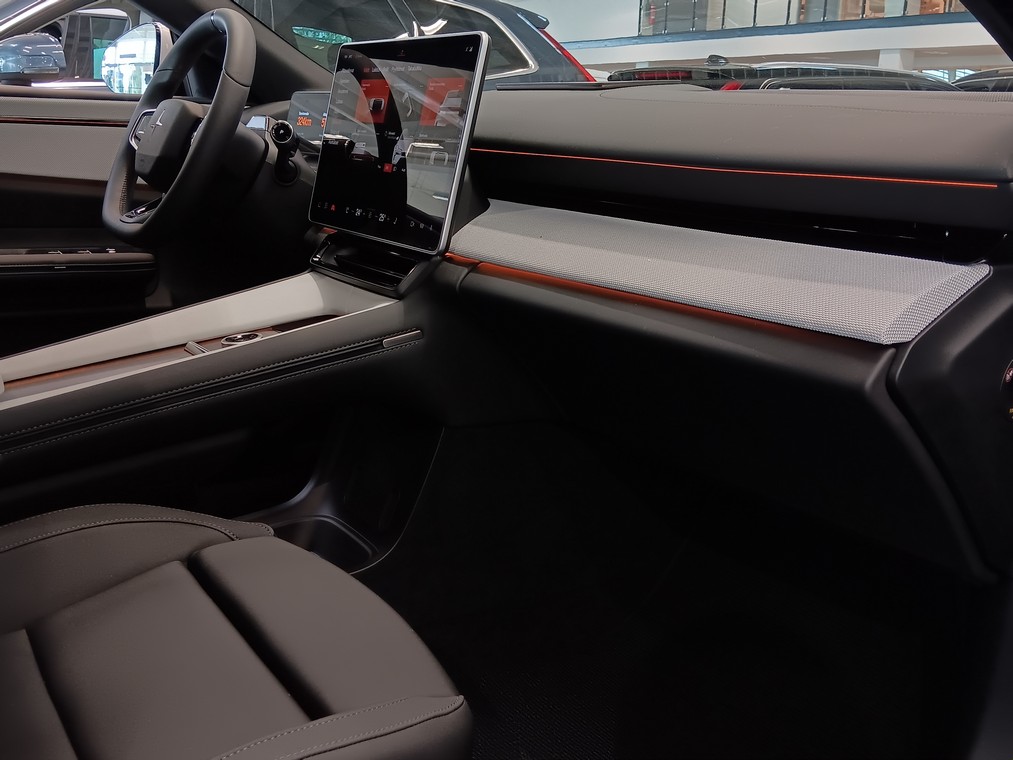 Polestar 4 LONG RANGE DUAL MOTOR PLUS TAKUU 24KK/40TKM.