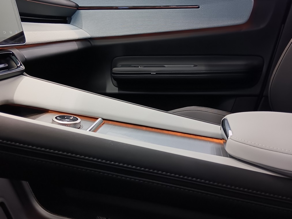 Polestar 4 LONG RANGE DUAL MOTOR PLUS TAKUU 24KK/40TKM