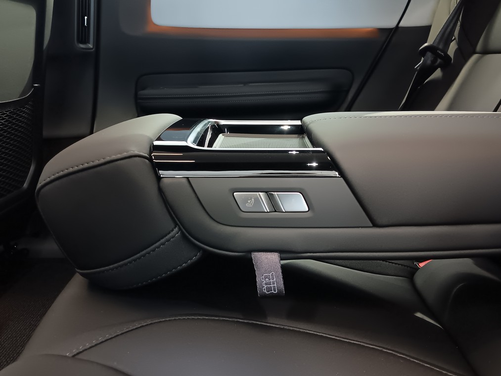 Polestar 4 LONG RANGE DUAL MOTOR PLUS TAKUU 24KK/40TKM.