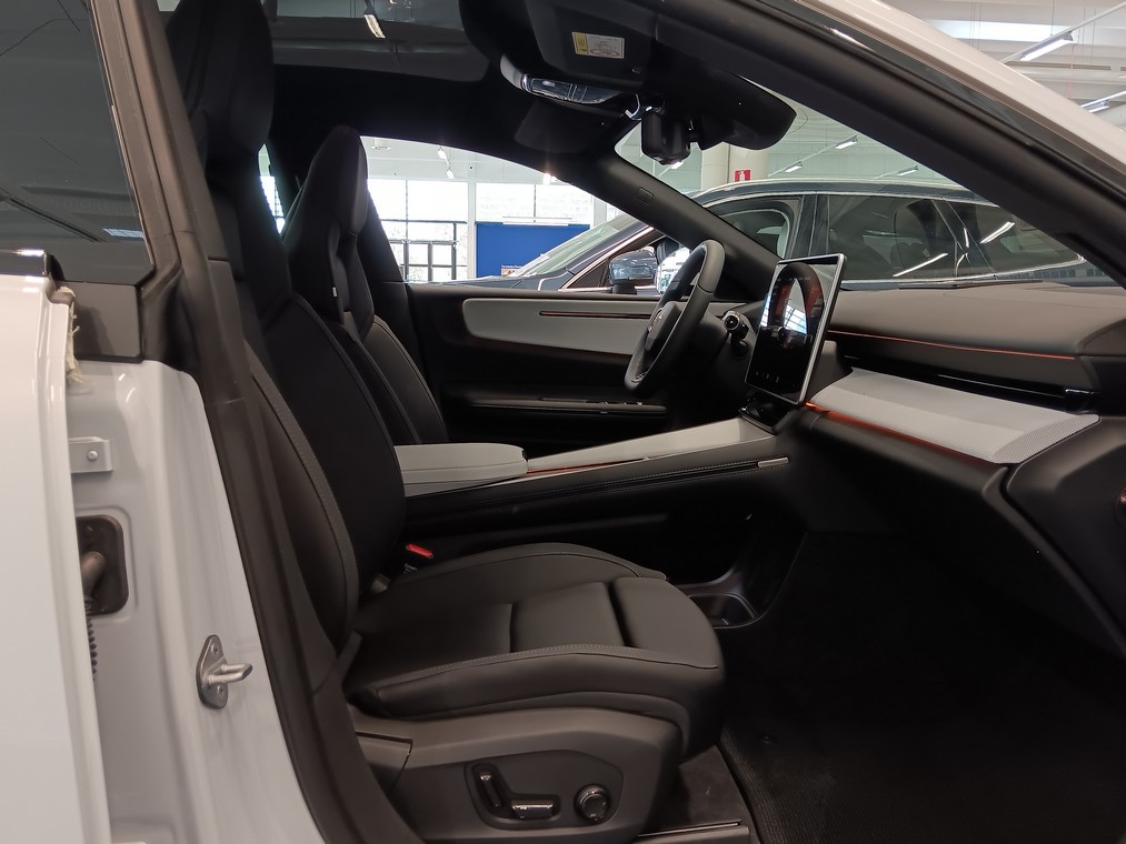 Polestar 4 LONG RANGE DUAL MOTOR PLUS TAKUU 24KK/40TKM