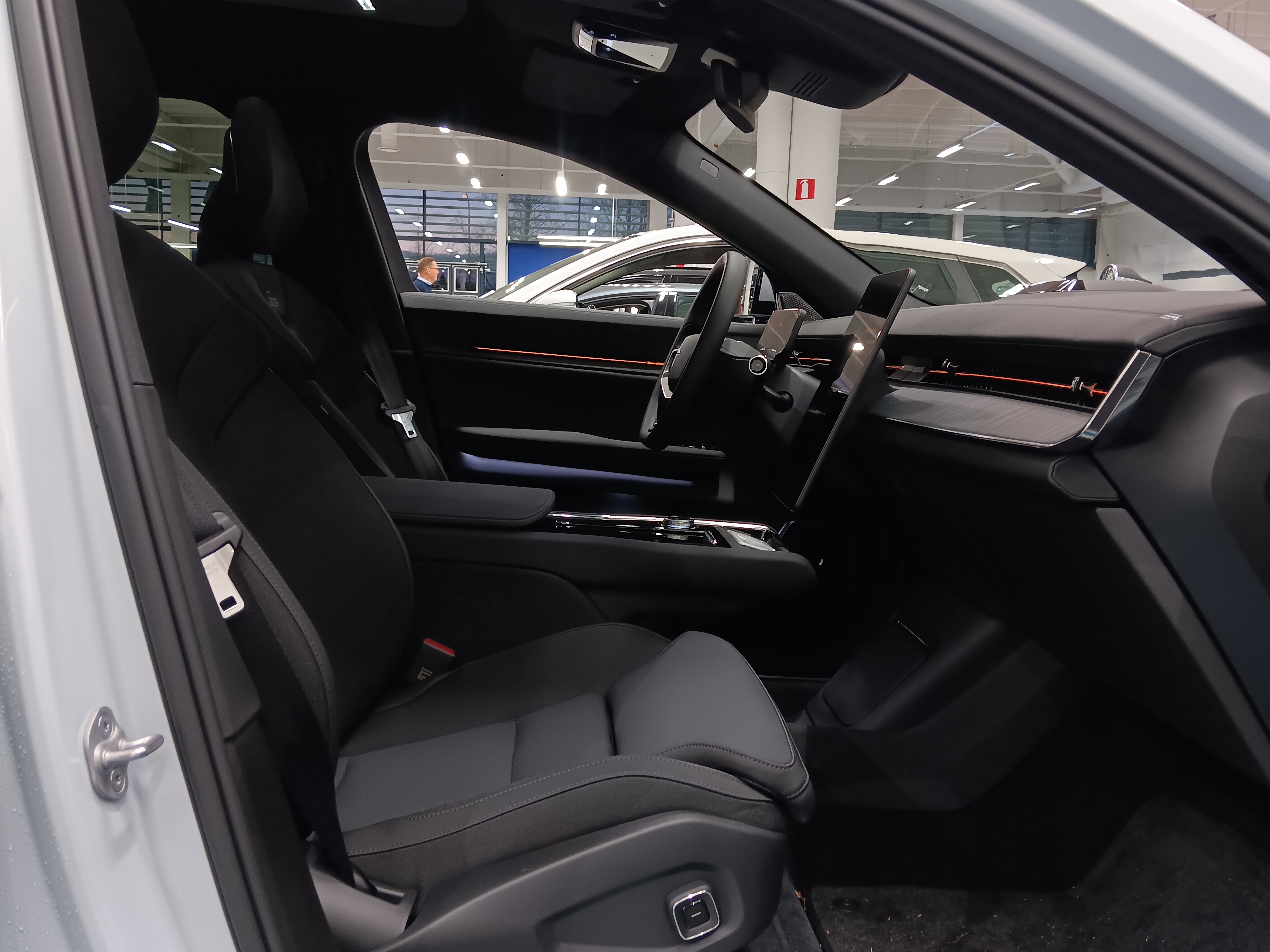 Polestar 3 LONG RANGE DUAL MOTOR 111 KWH PLUS PILOT