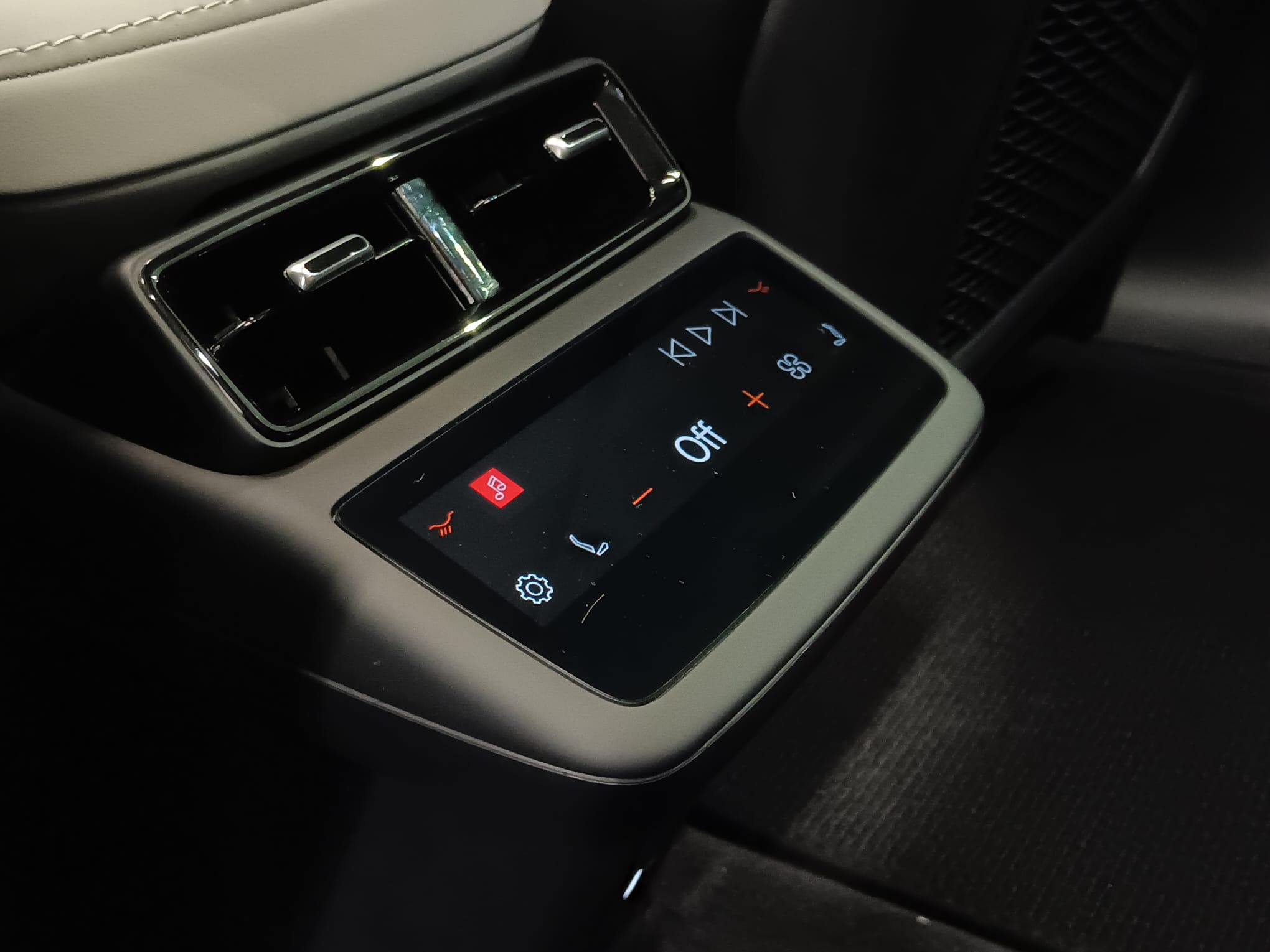 Polestar 4 LONG RANGE SINGLE MOTOR PRIME.