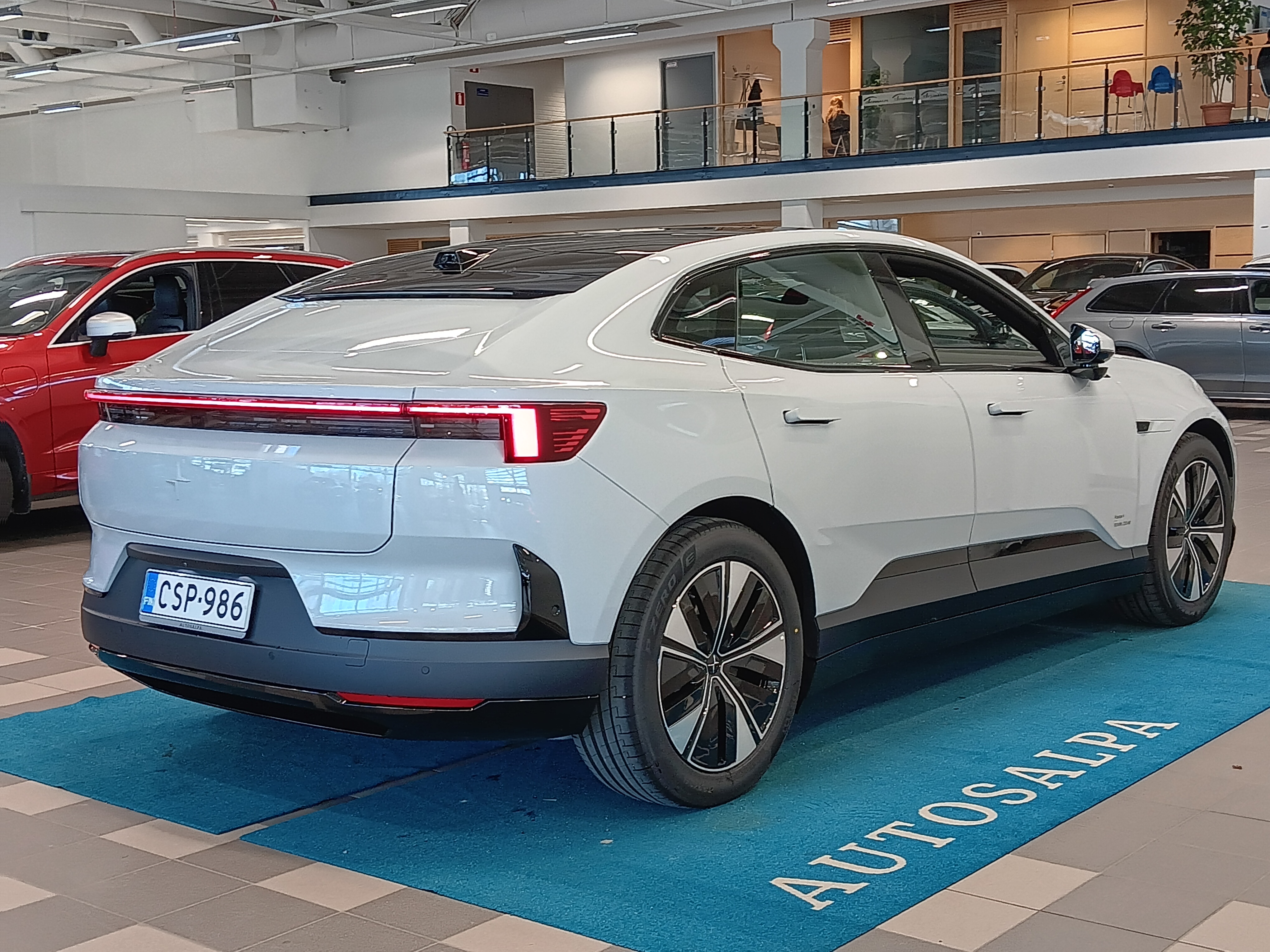 Polestar 4 LONG RANGE SINGLE MOTOR TAKUU 24KK/40TKM