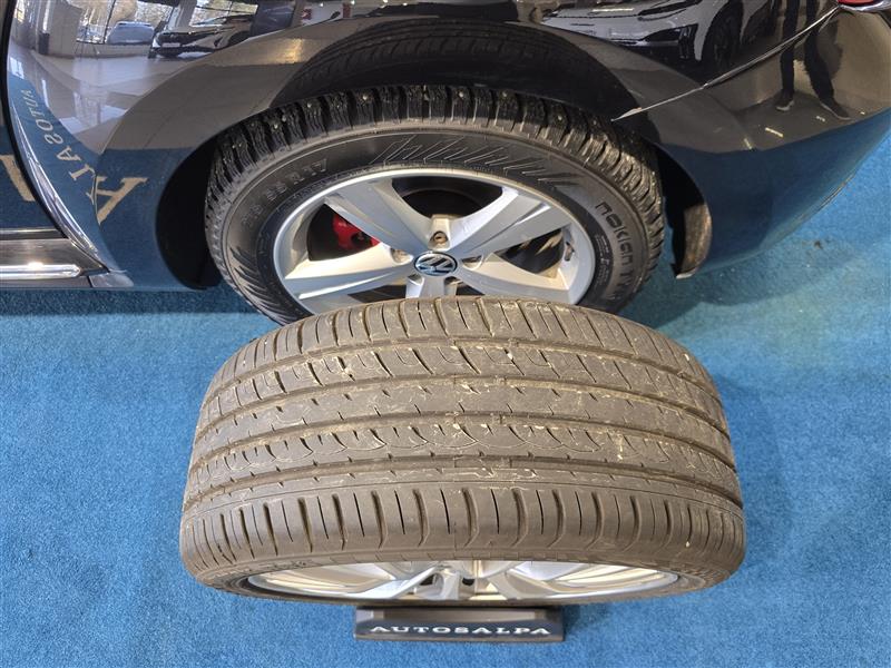 Volkswagen BEETLE SPORT 2,0 TSI 147 KW (200 HV) DSG-AUT.