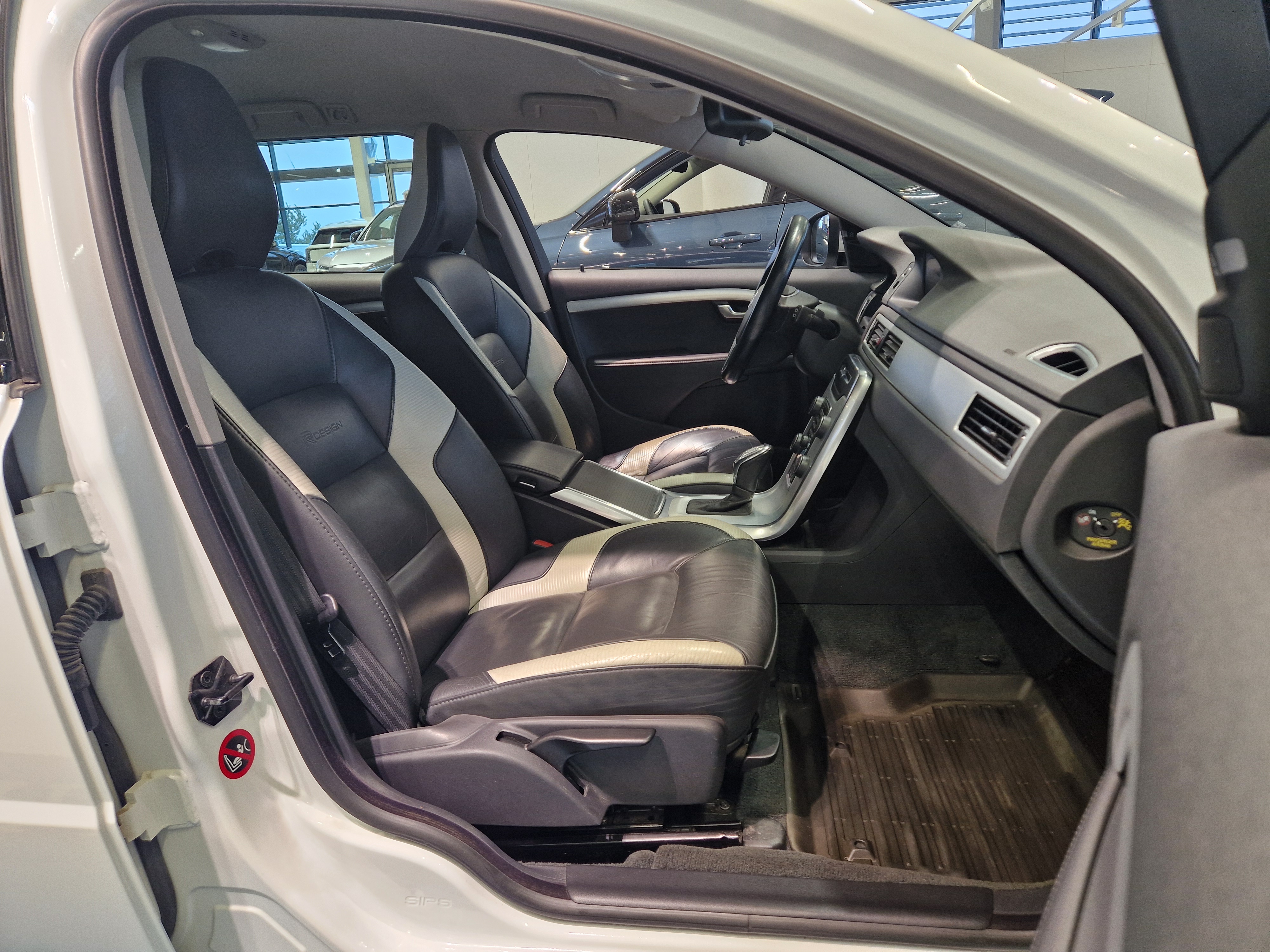 Volvo V70 D2 R-DESIGN BUSINESS AUT