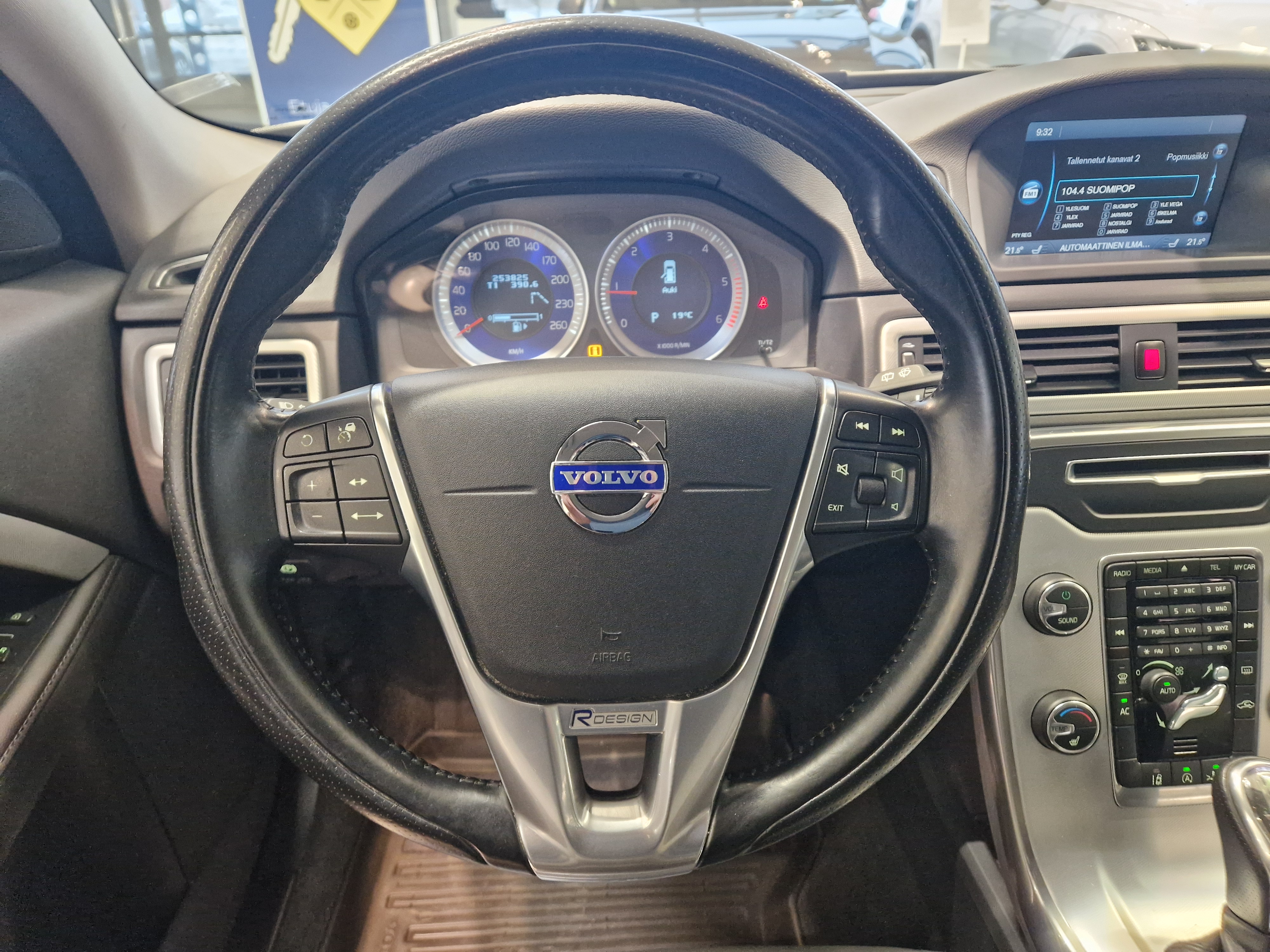 Volvo V70 D2 R-DESIGN BUSINESS AUT