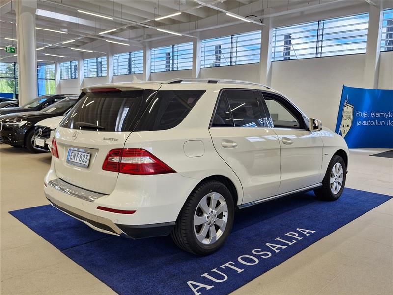 Mercedes-Benz ML 2012, bild 2/14