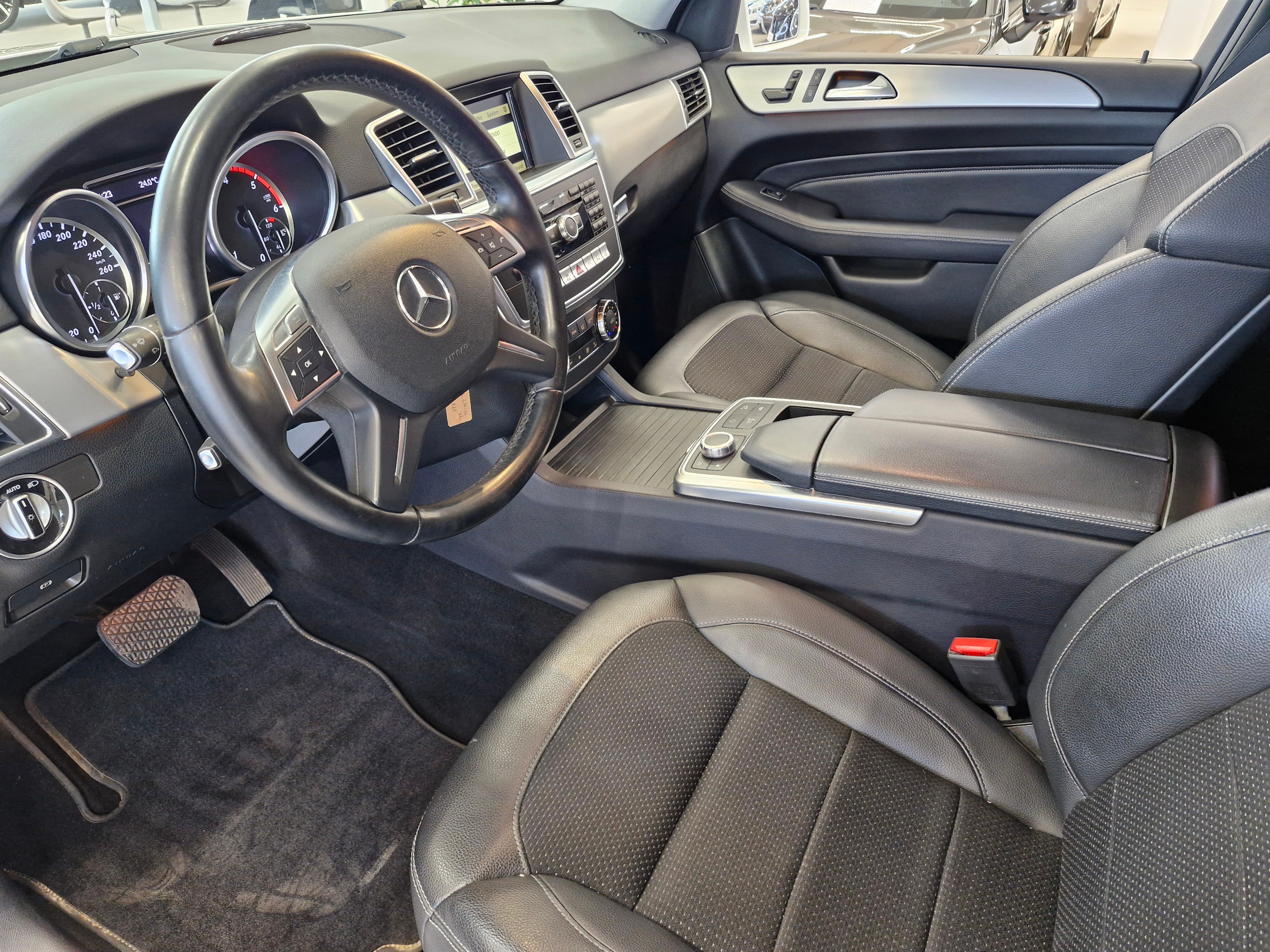 Mercedes-Benz ML 2012, kuva 3/14
