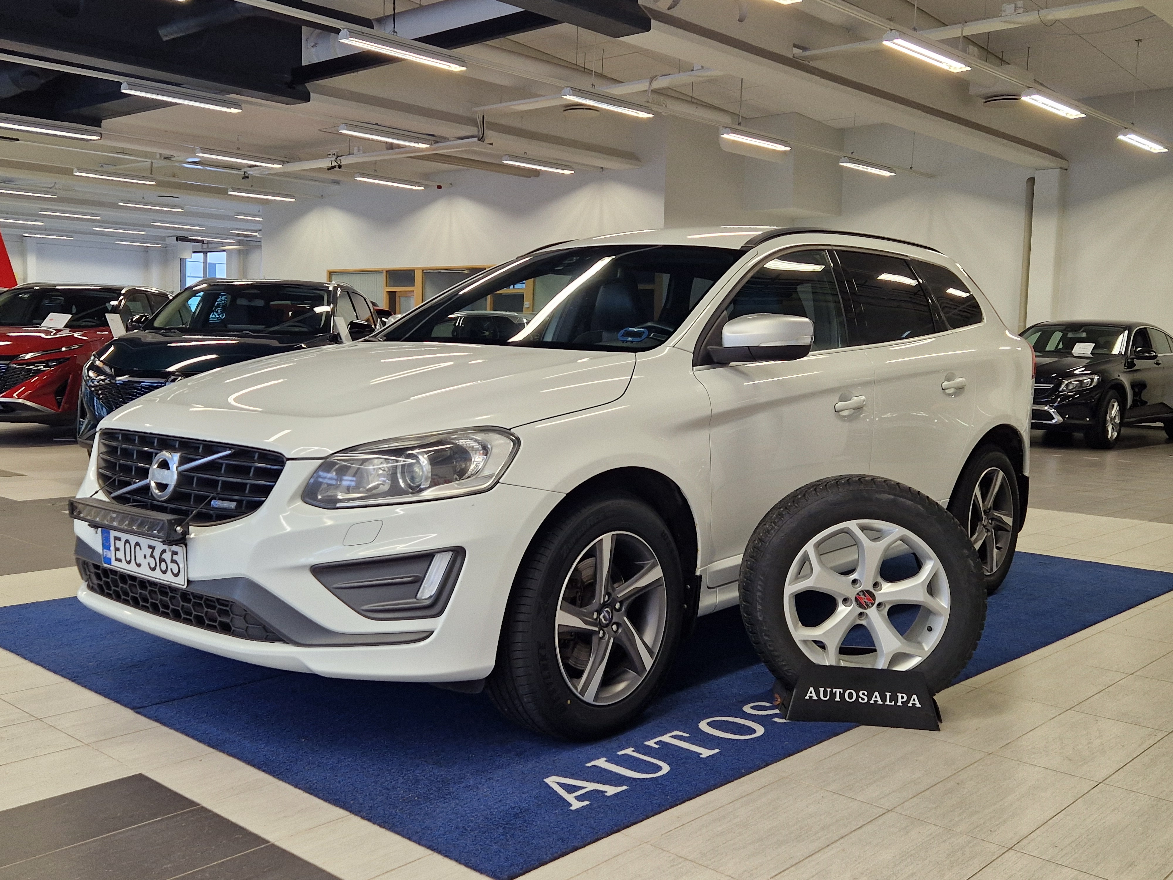 Volvo XC60 D4 AWD R-DESIGN AUT