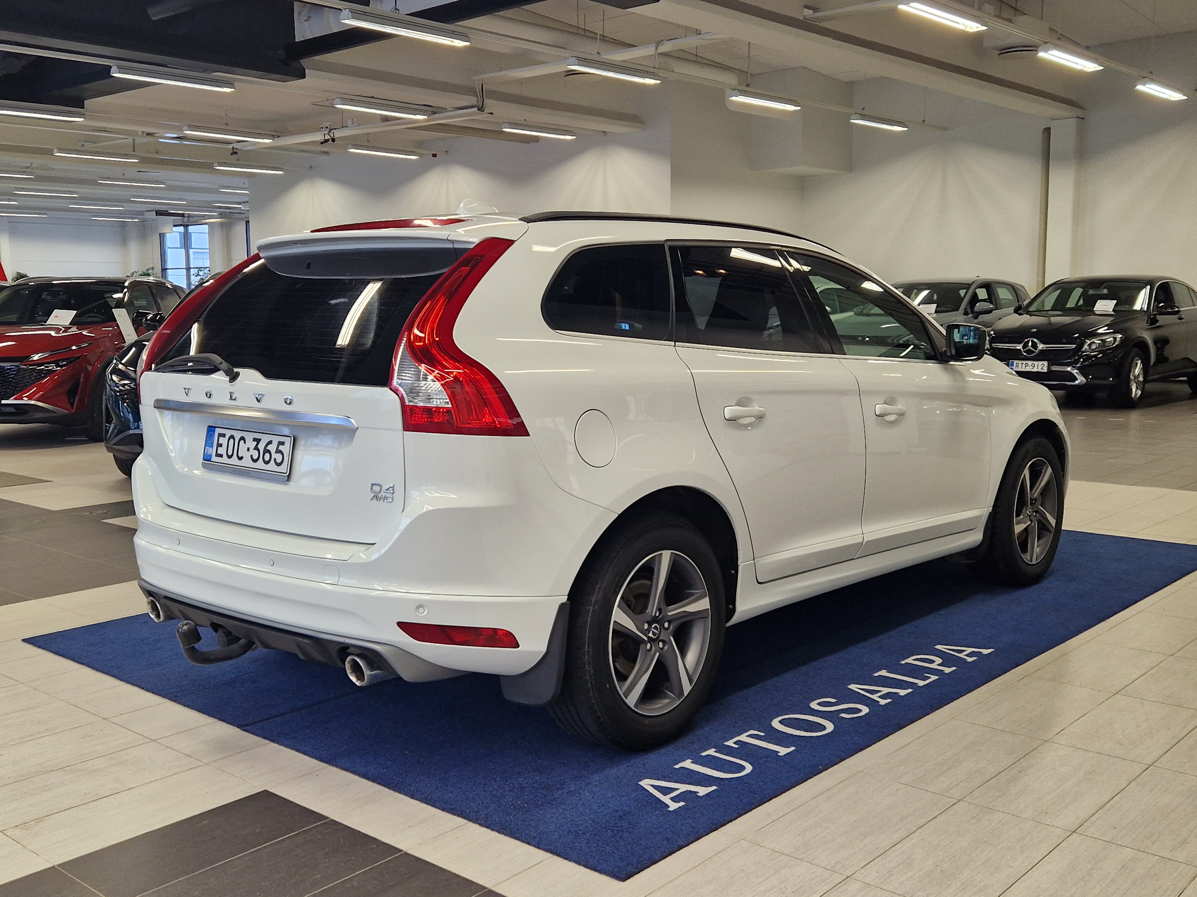 Volvo XC60 D4 AWD R-DESIGN AUT