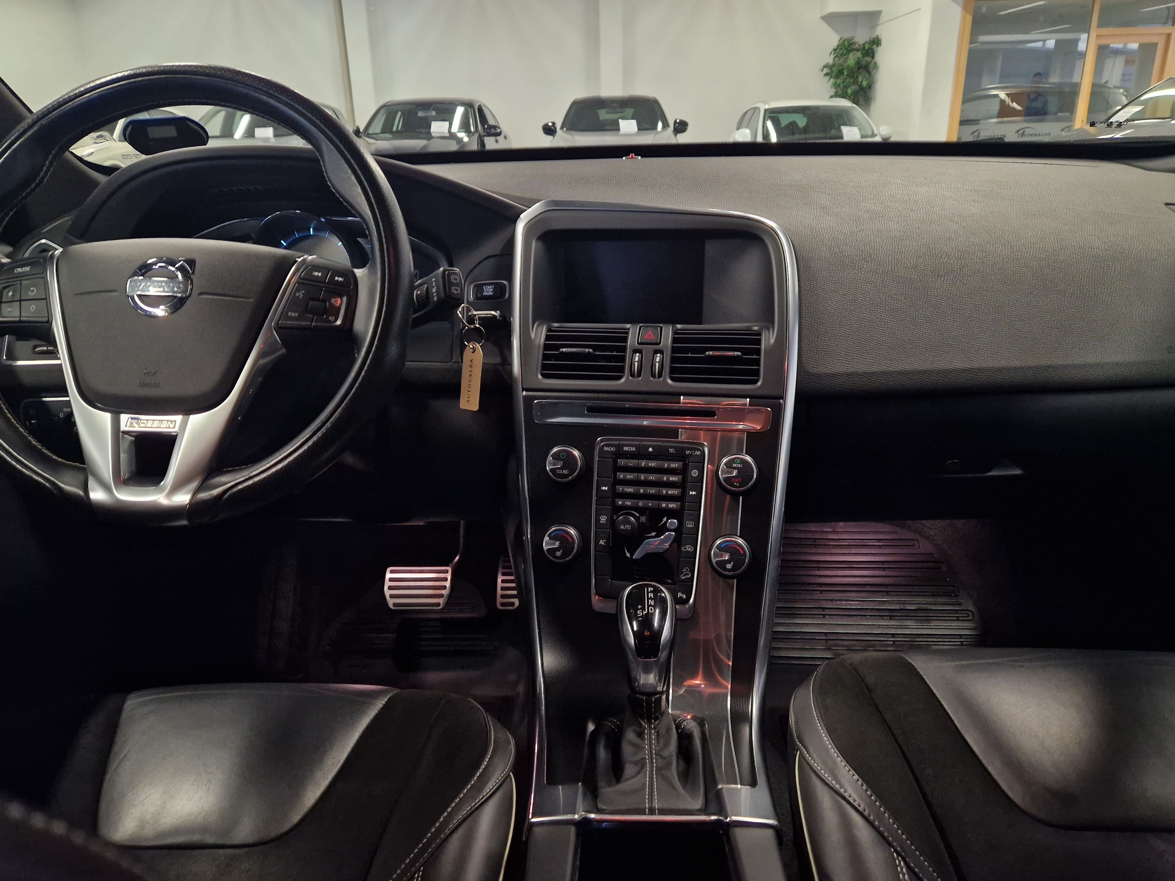 Volvo XC60 D4 AWD R-DESIGN AUT