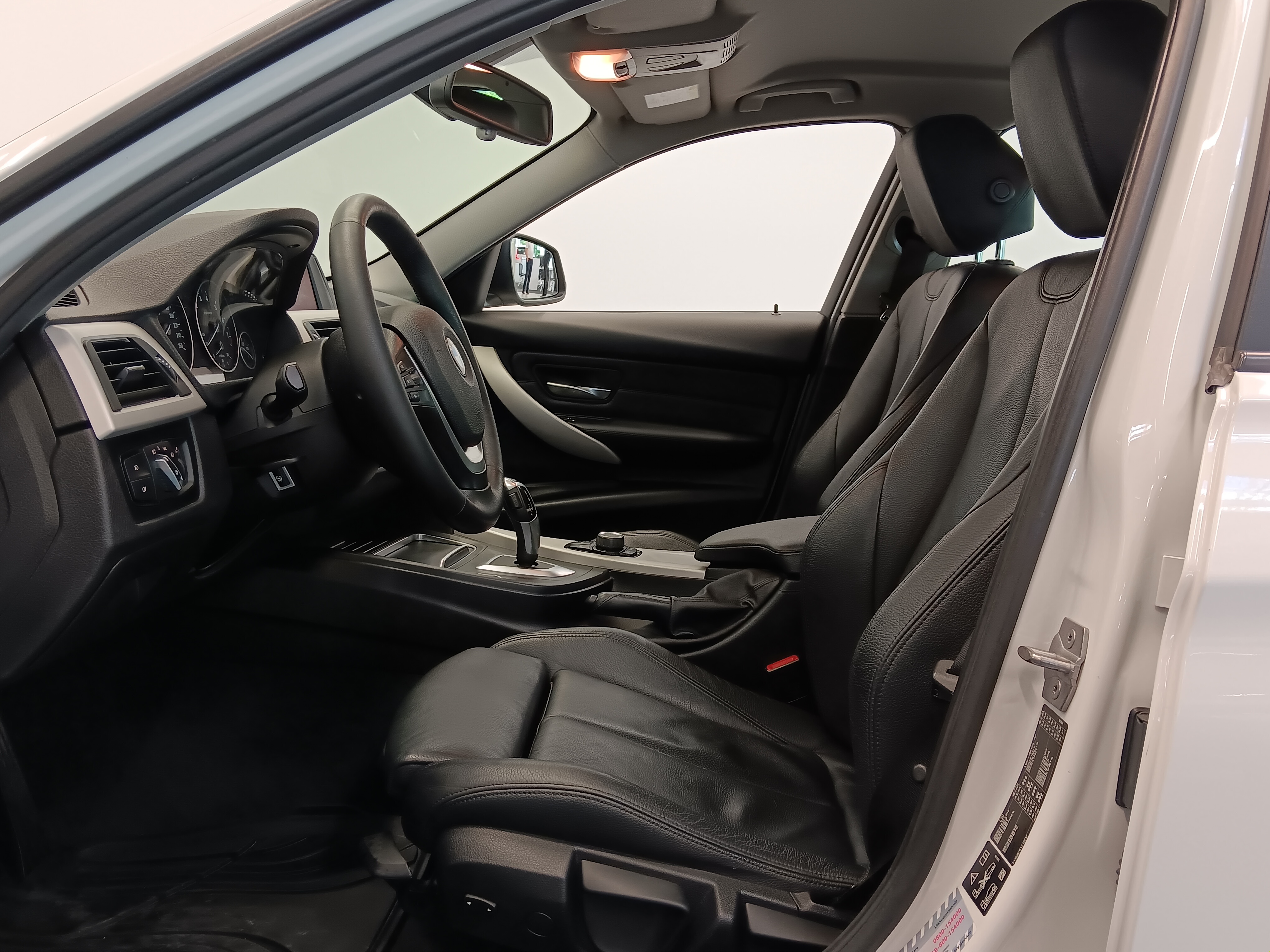 Bmw 320 F30 SEDAN 320I A XDRIVE BUSINESS EXCLUSIVE XDRIVE