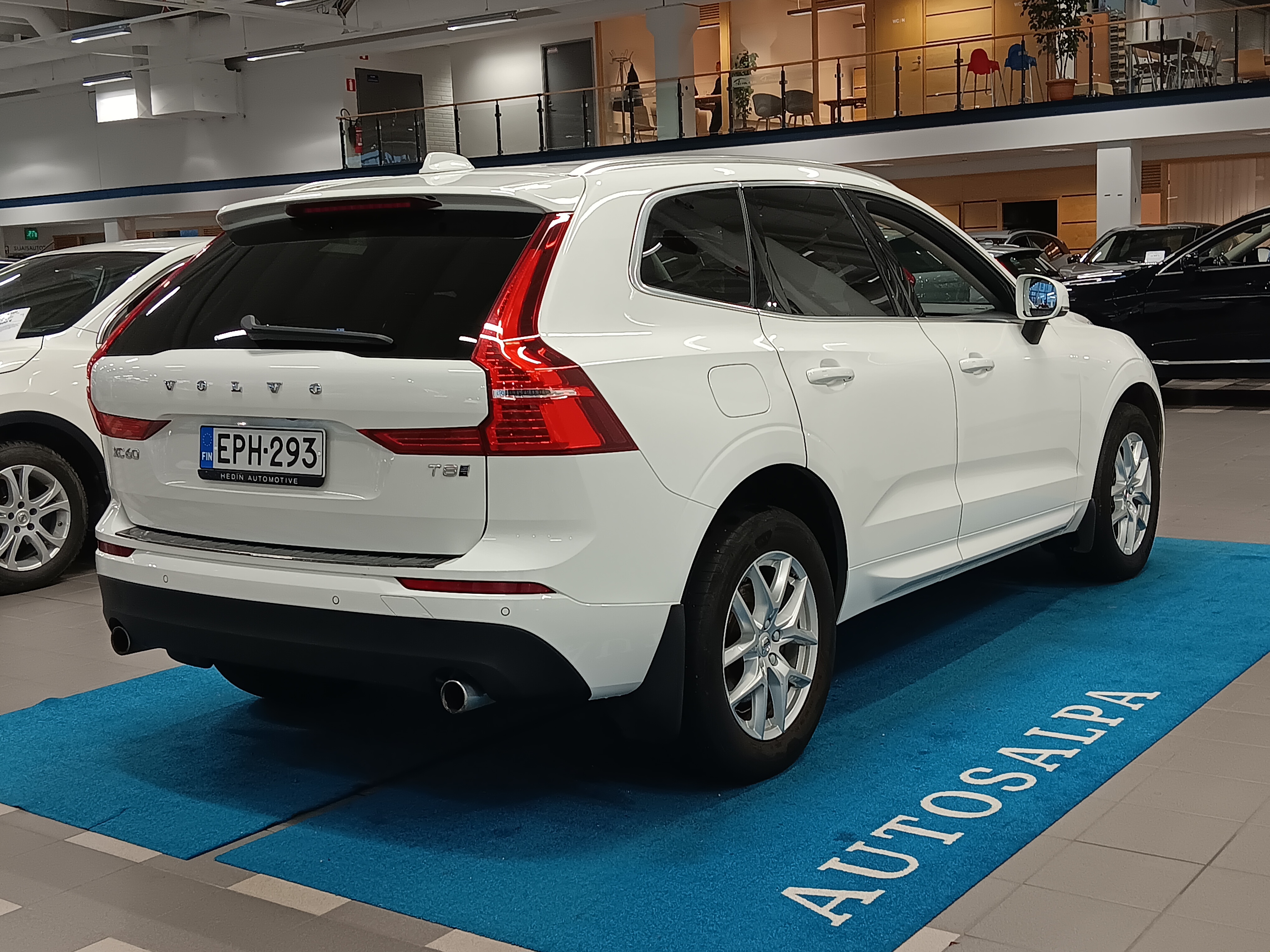 Volvo XC60 T8 AWD BUSINESS AUT TAKUU 12KK/20TKM