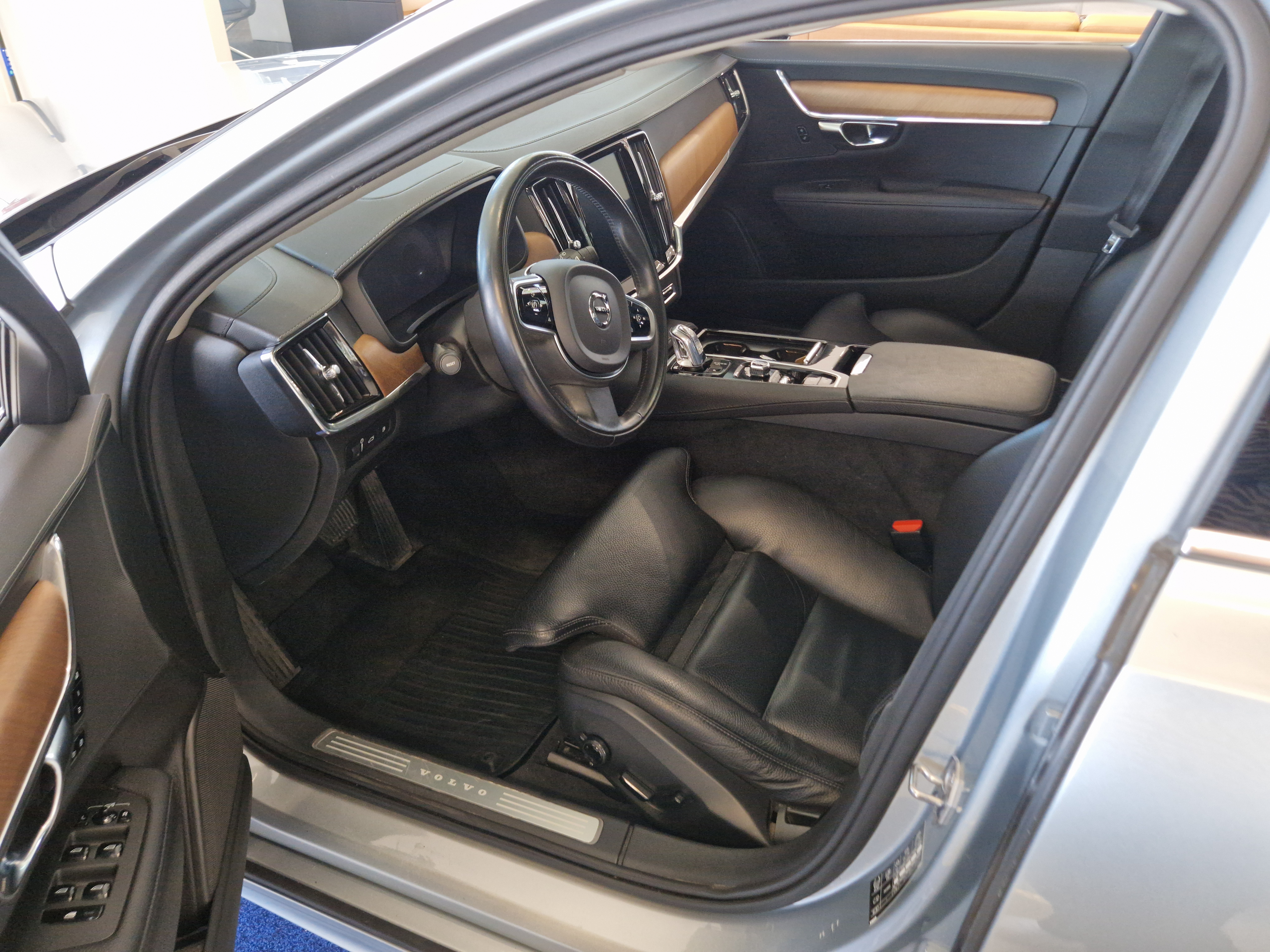 Volvo V90 T8 AWD INSCRIPTION  TAKUU 12KK/20TKM