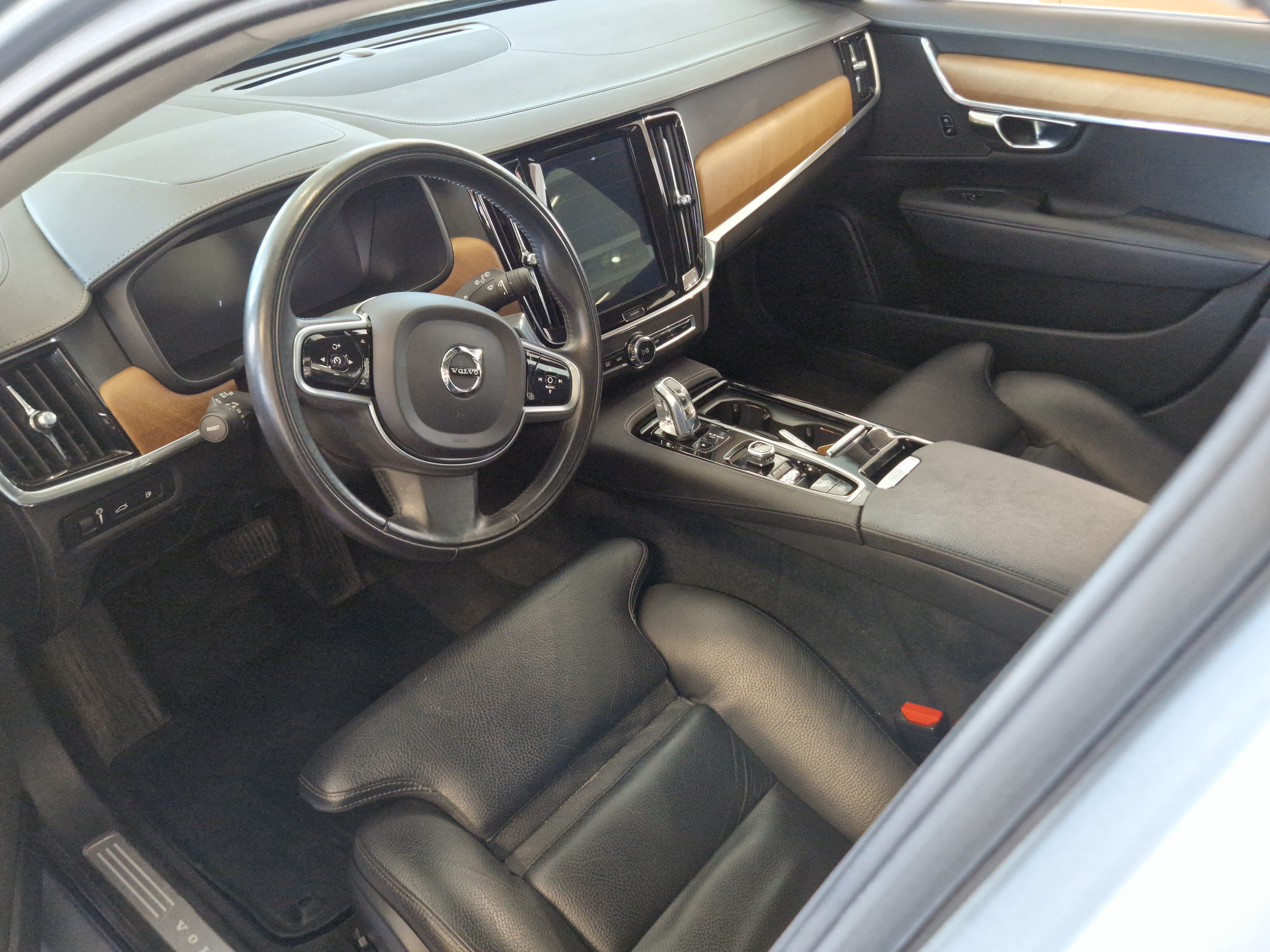Volvo V90 T8 AWD INSCRIPTION  TAKUU 12KK/20TKM