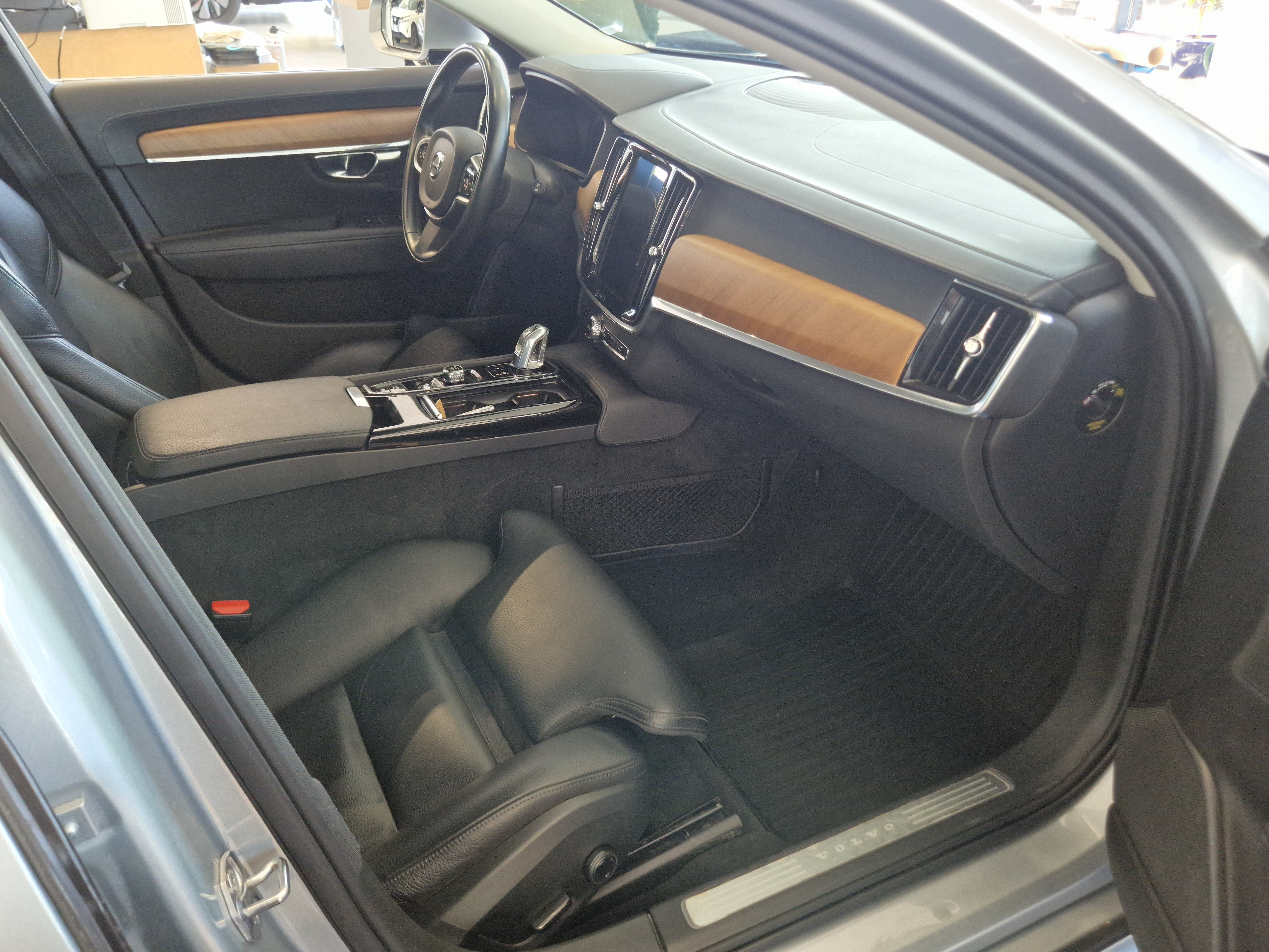 Volvo V90 T8 AWD INSCRIPTION  TAKUU 12KK/20TKM