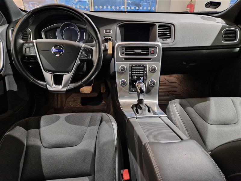 Volvo V60 T5 BI-FUEL MOMENTUM AUT