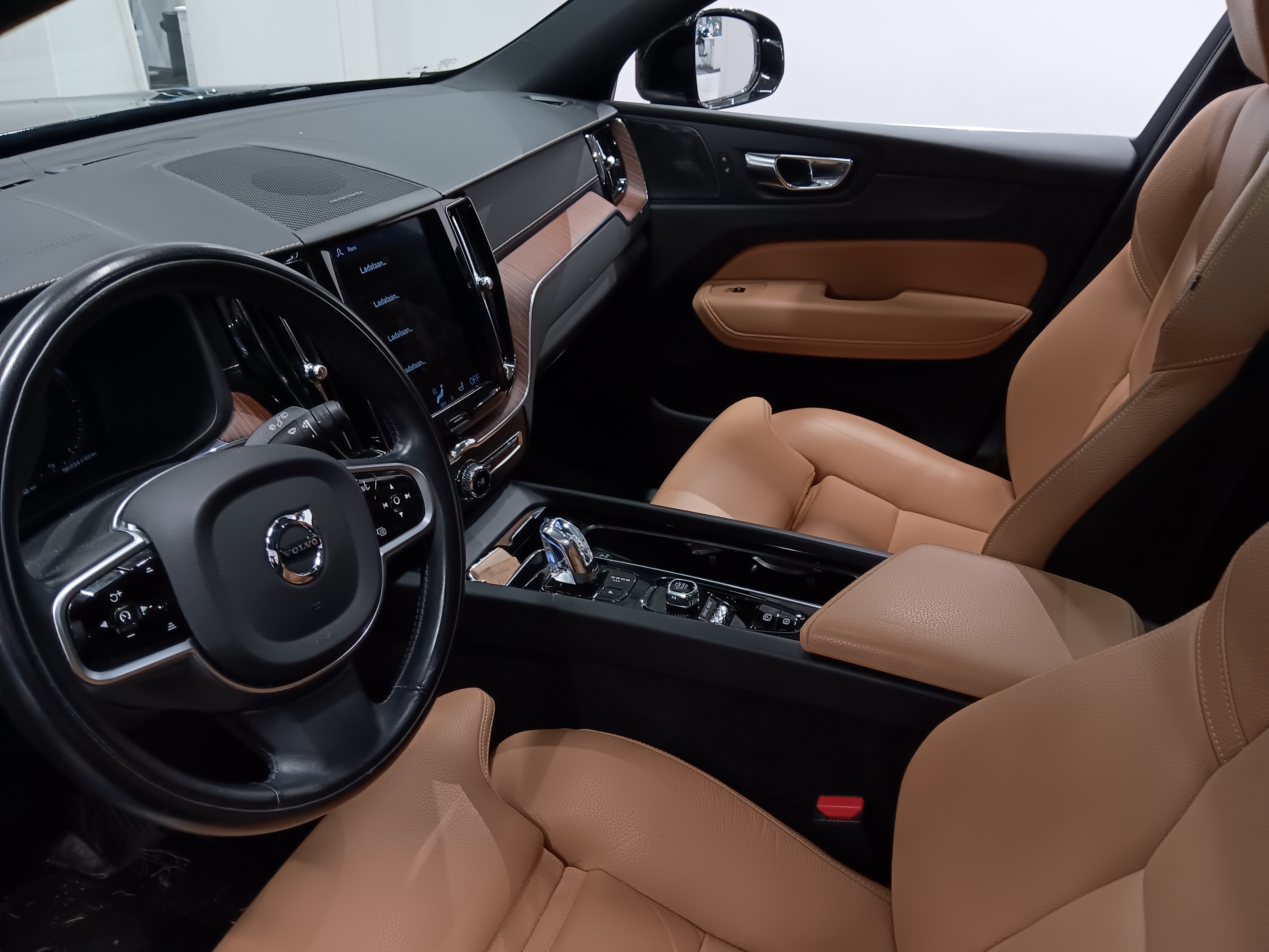 Volvo XC60 T8 AWD Inscription aut 2019, bild 3/4