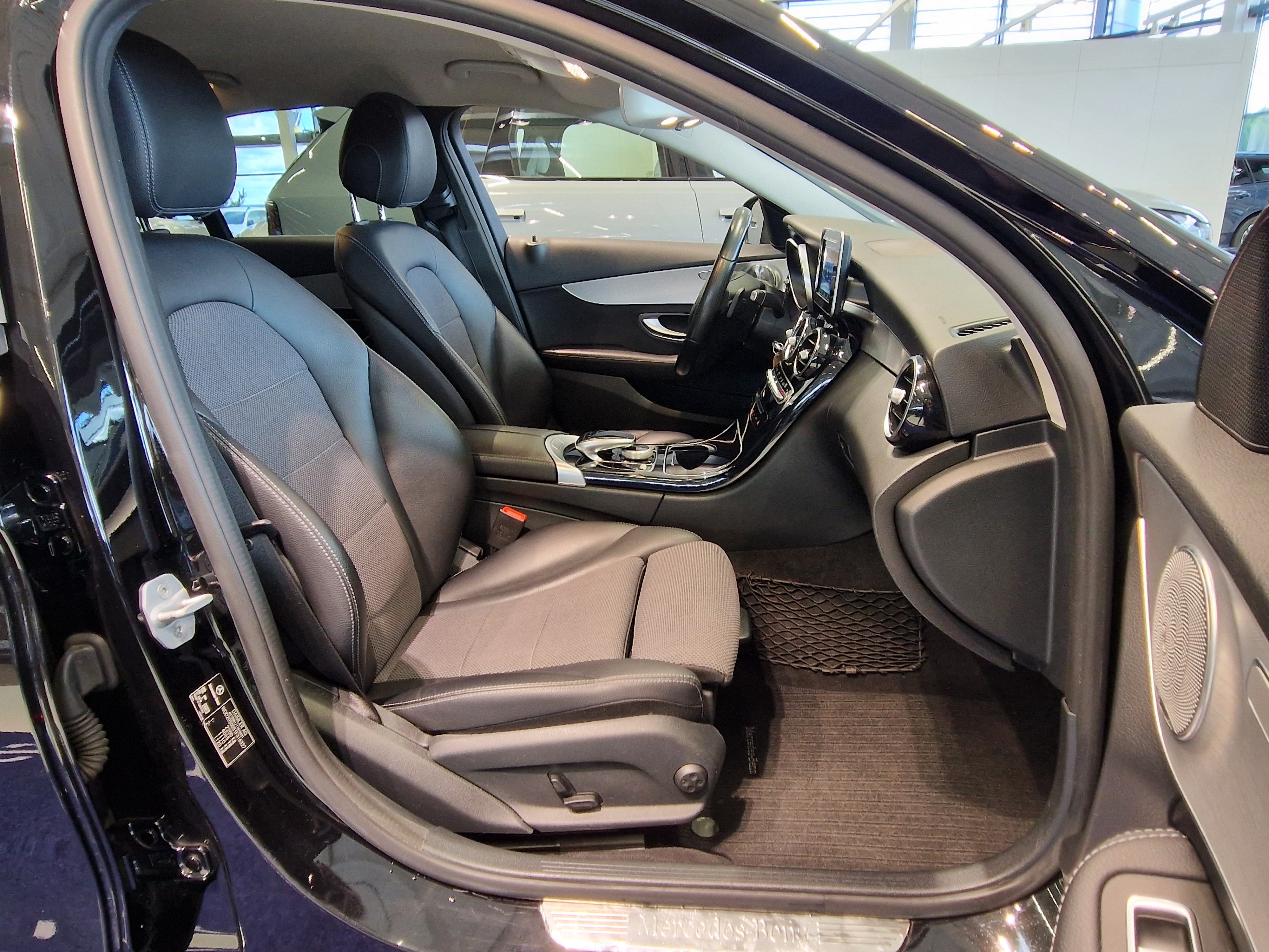 Mercedes-benz C 220 D 4MATIC A PREMIUM BUSINESS