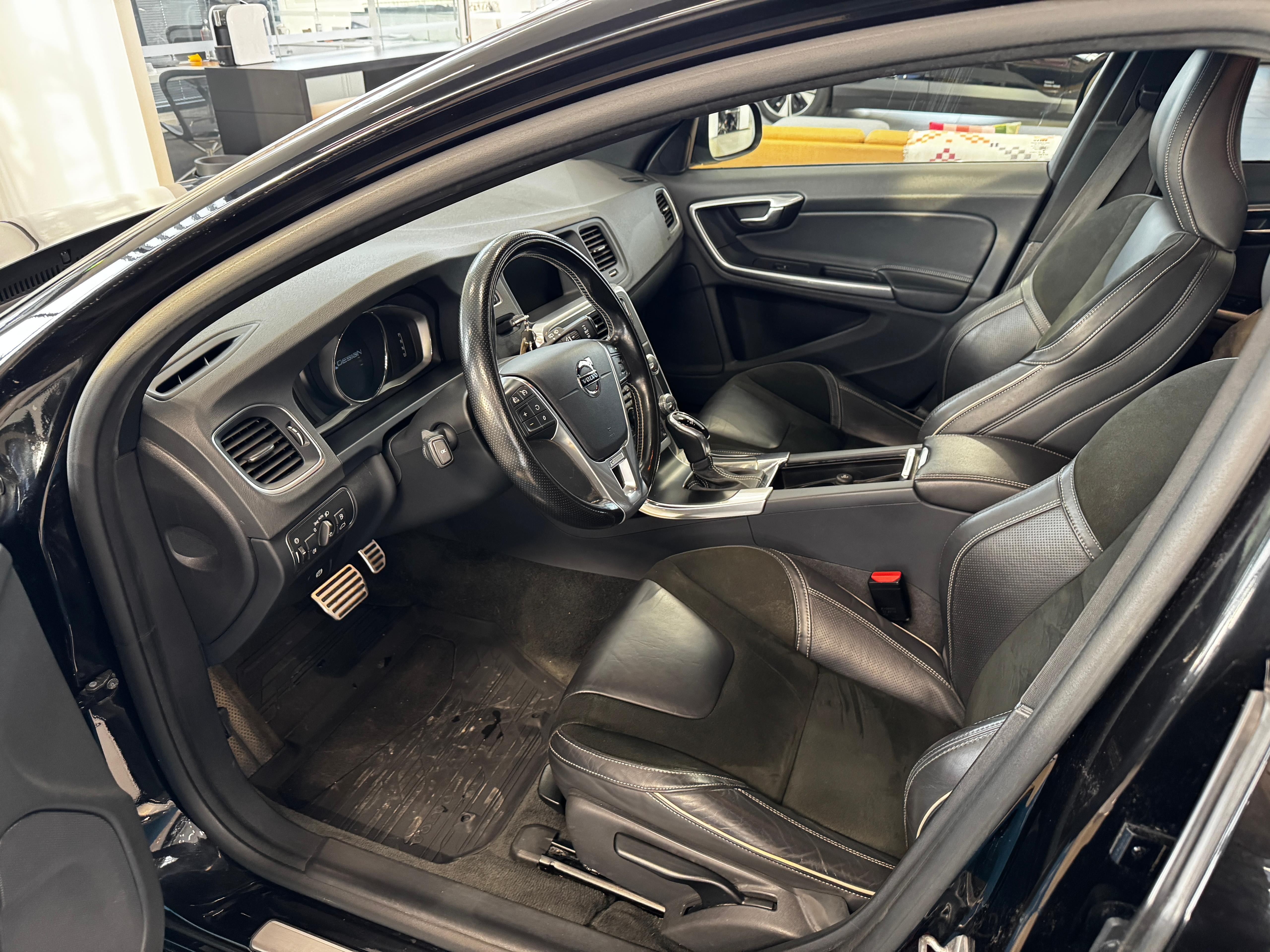 Volvo V60 D3 R-DESIGN AUT