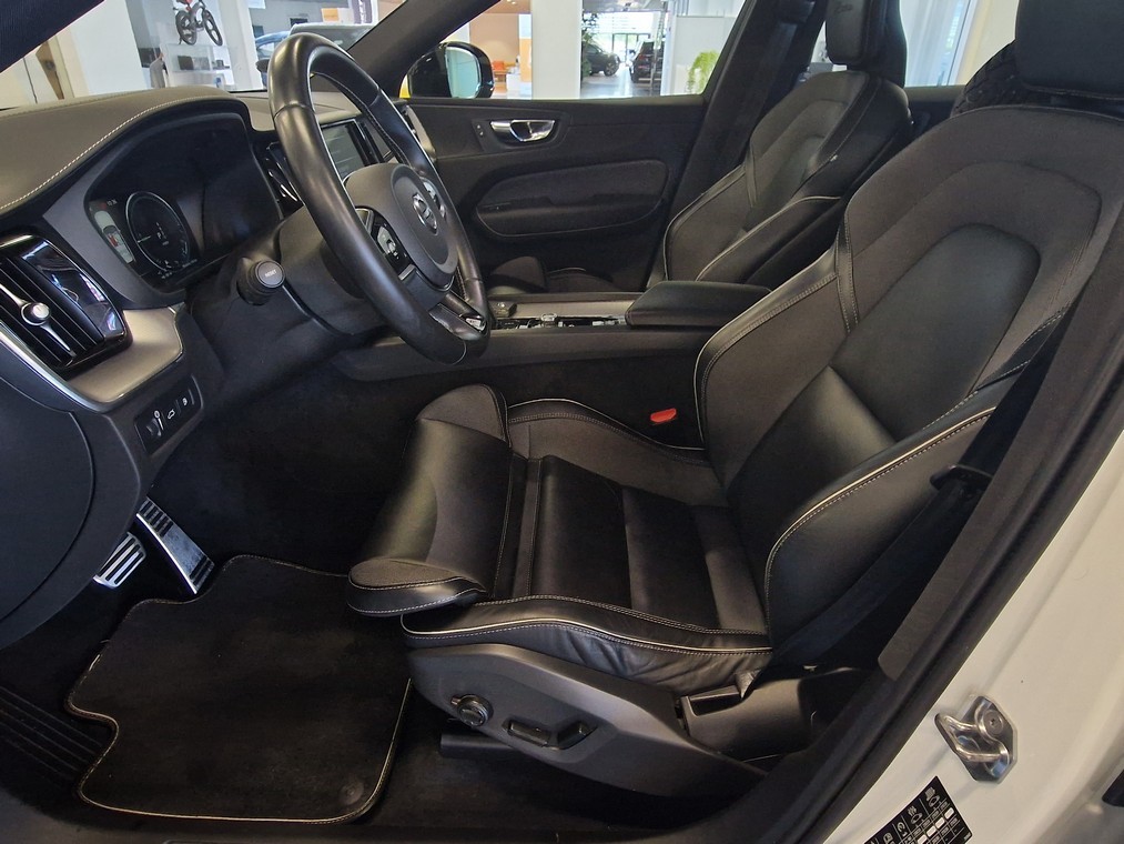Volvo XC60 T8 TWE AWD R-DESIGN TAKUU 24KK/40TKM