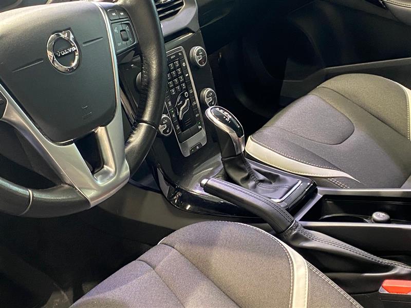 Volvo V40 D2 BUSINESS DYNAMIC EDITION AUT