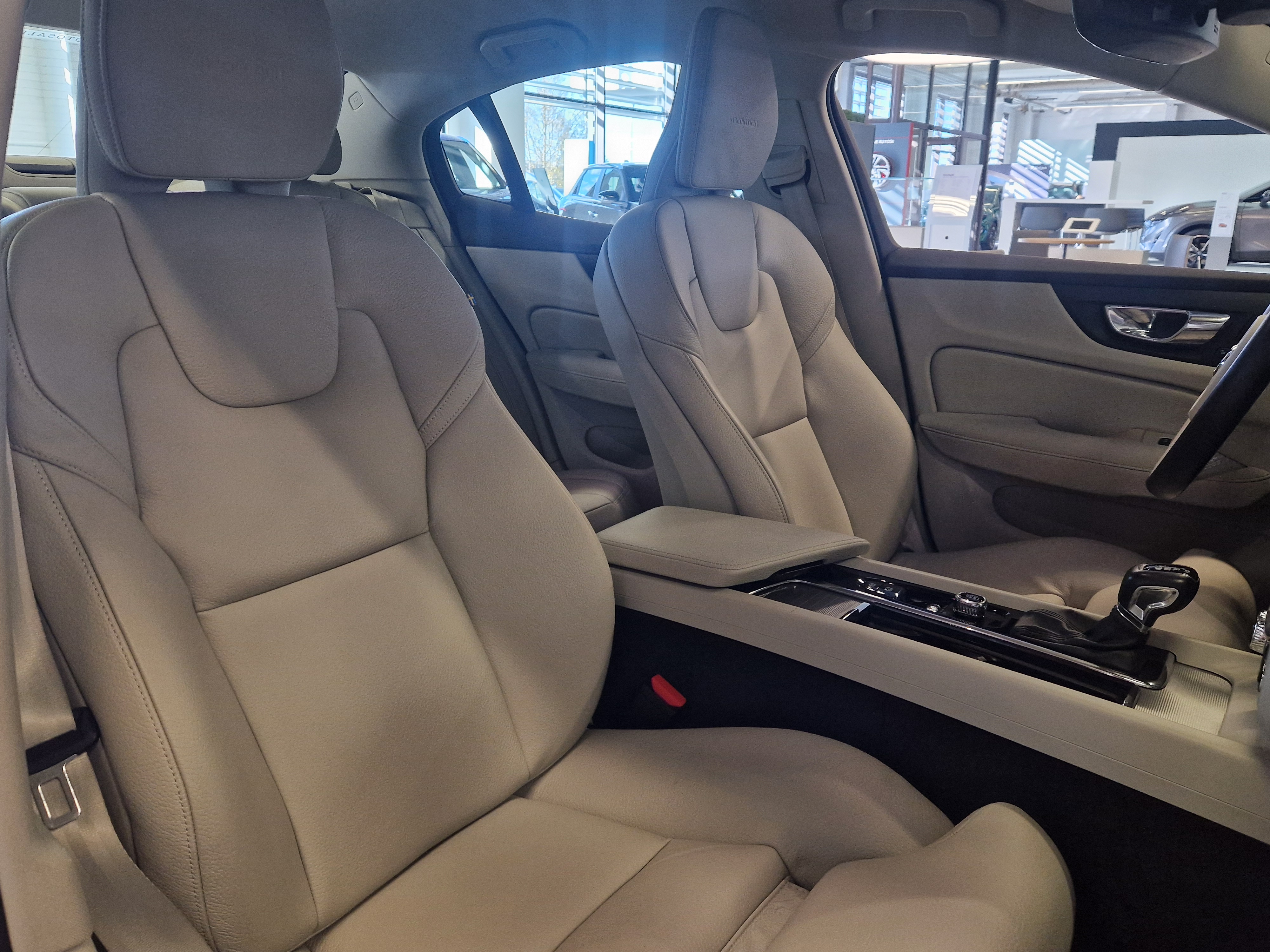 Volvo S60 T5 BUSINESS INSCRIPTION TAKUU 24KK/40TKM